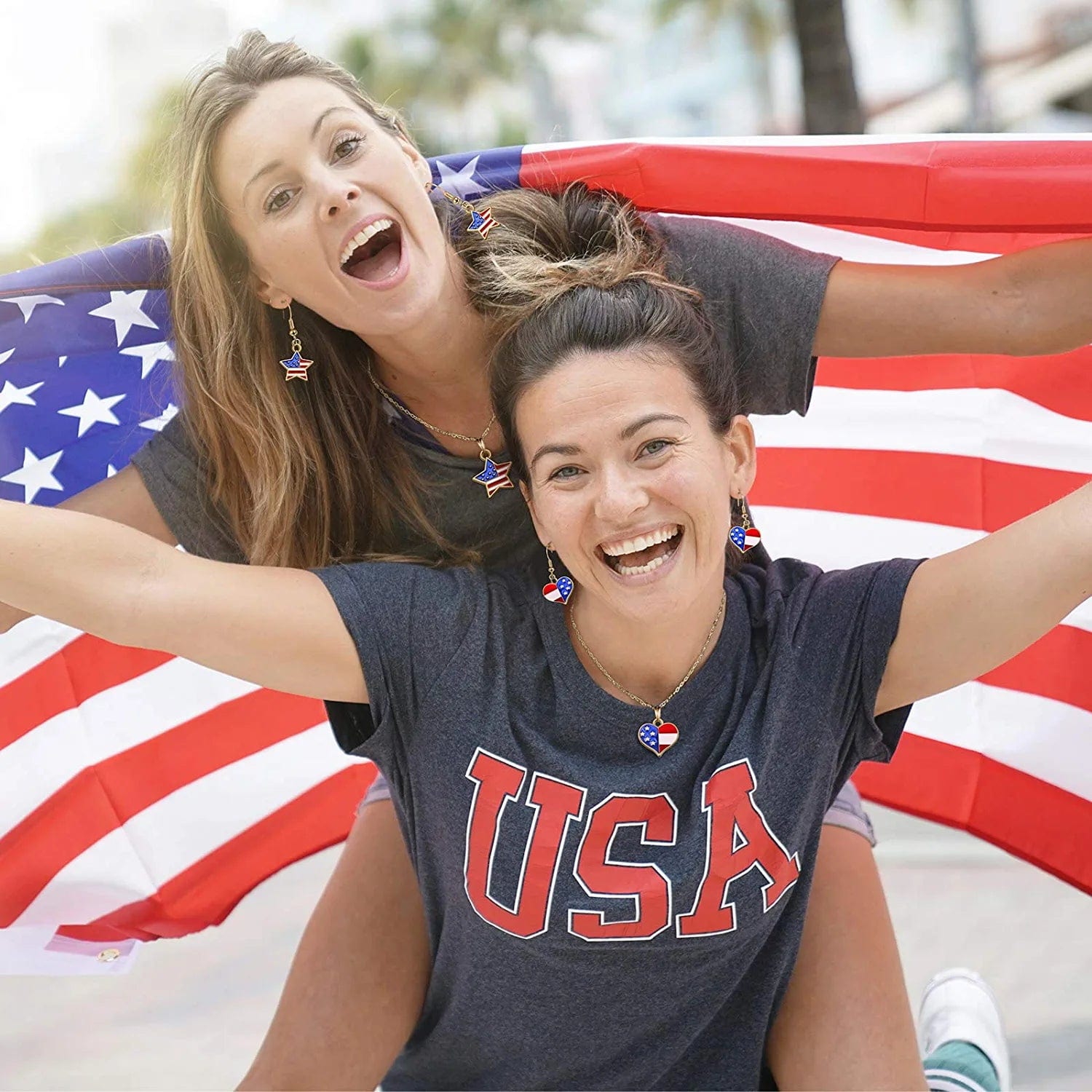 100 Pieces American Flag Star Heart Shape Charms Pendant Red White and Blue Alloy Enamel Pendants Patriotic Mini Heart Charm Pendant for DIY Independence Day Jewelry Earring Bracelet Necklace Making