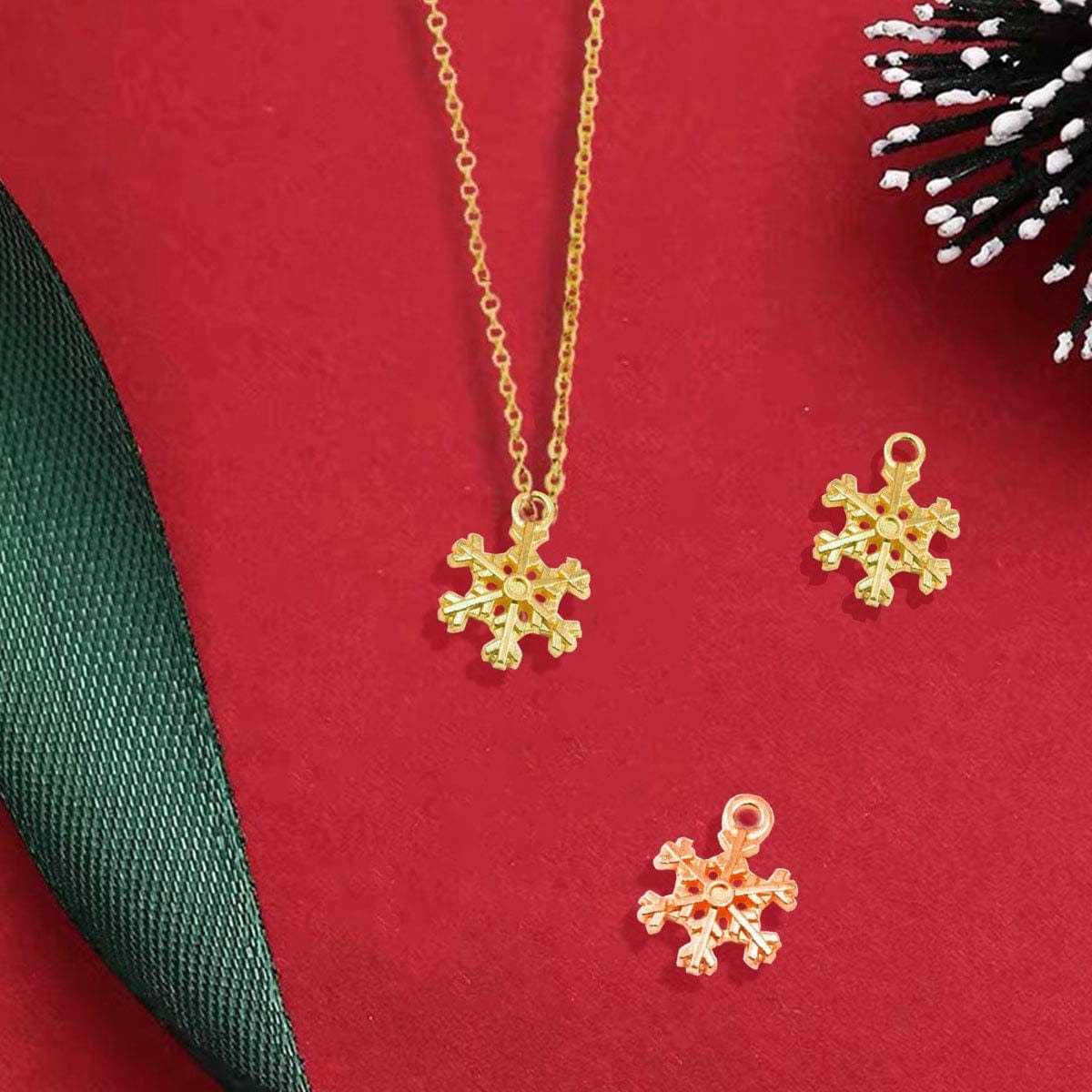 100PCS Snowflake Charm Christmas Snowflake Charms Pendants for Crafting, Jewelry Findings Making Accessory for DIY Necklace Bracelet(4Colors)