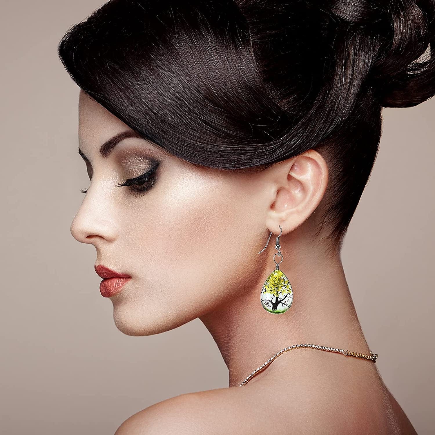 12 Pieces Dried Flower Tree Pendant Mixed Colors Transparent Resin Charms Water Drop Glass Beads Lacework Pressed Flower Charms for Necklace Making Jewelry DIY Craft , 0.7 X 1 X 0.3 Inch