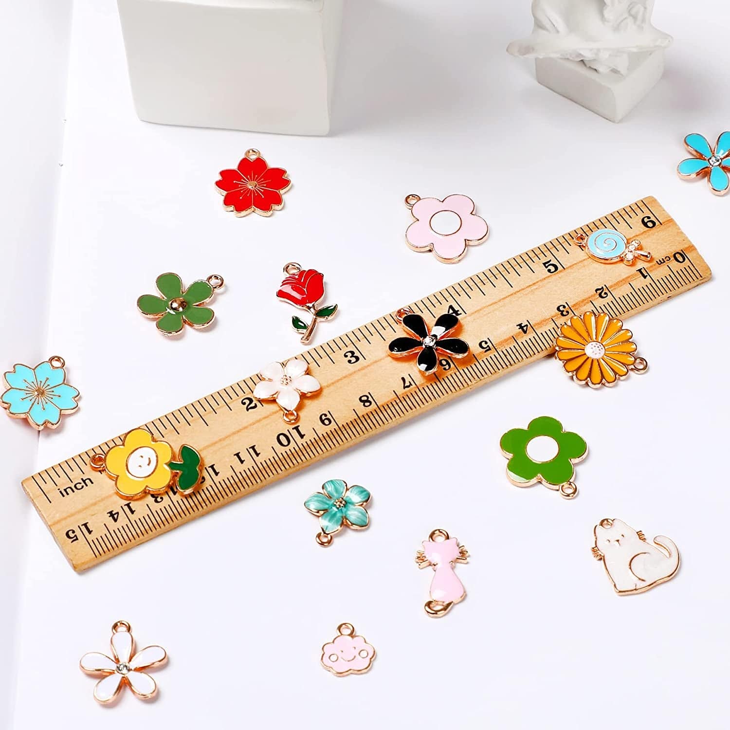 120 Pcs Gifts for Women Mom Floral Themed Flower Charms for Jewelry Making, Assorted Gold Enamel Charm Pendants for DIY Necklace Bracelet Making Supplies