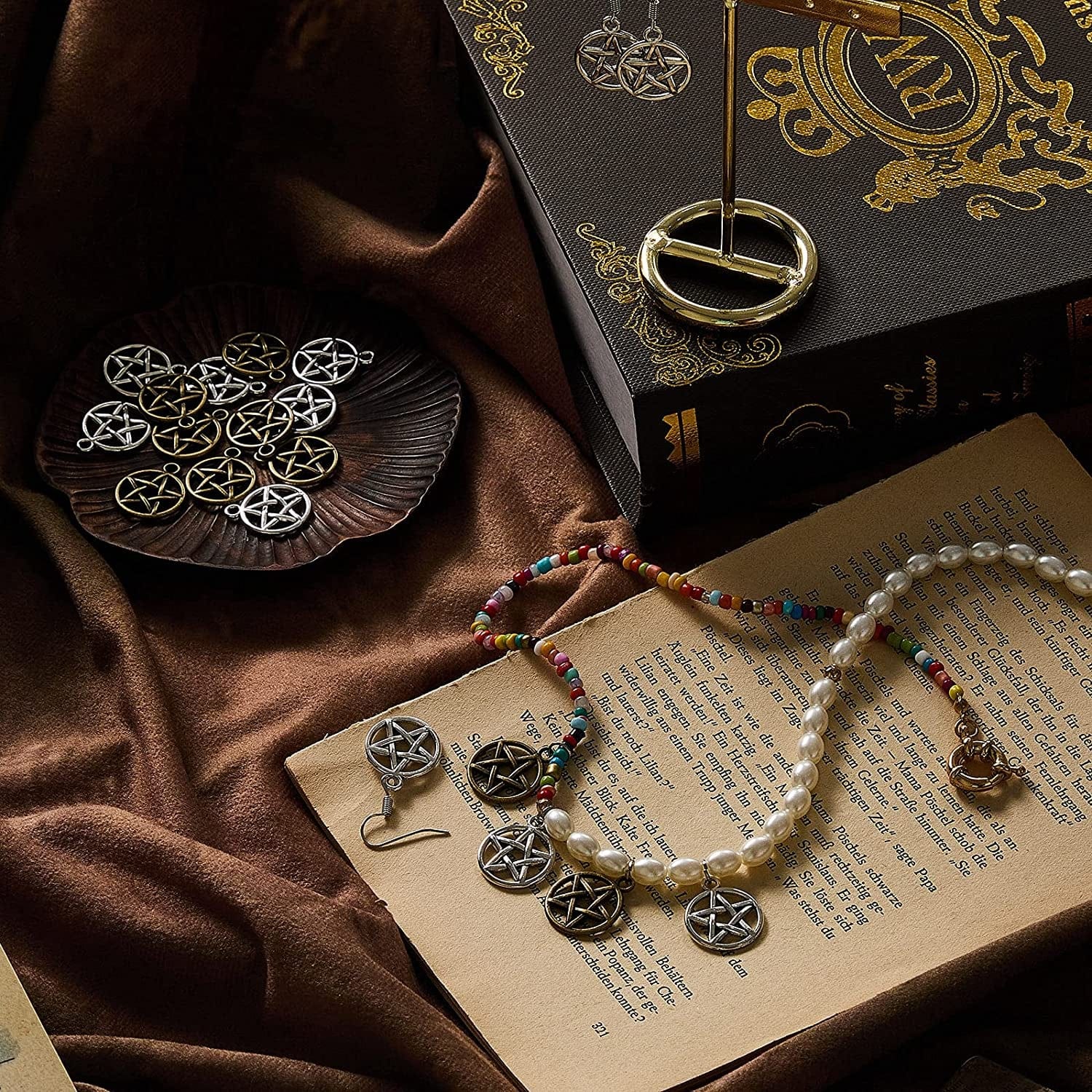 150 Pieces Pentacle Star Charms Pendant Pentacle Star Protection Lucky Pentagram Charms Jewelry Making Accessory for Necklace Bracelet Earring Keychain, Antique Silver Bronze