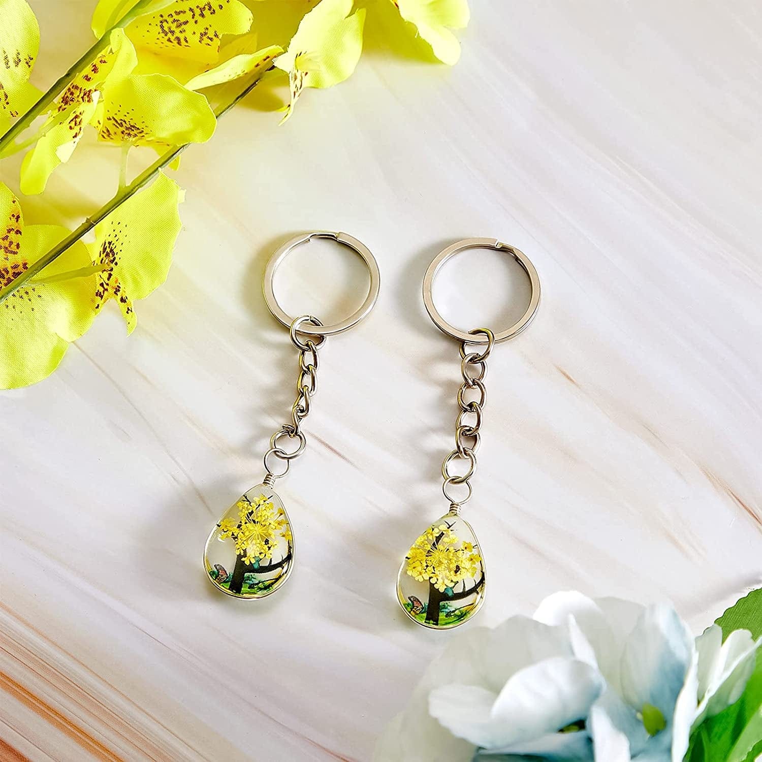 16 Pcs Dried Flowers Pendant Charms for Jewelry Making Transparent Tree Resin Beads Mixed Colors Lacework Resin Flower Charm Drop Pendants for Diy Jewelry Crafts,1 X 0.7 X 0.4 Inch