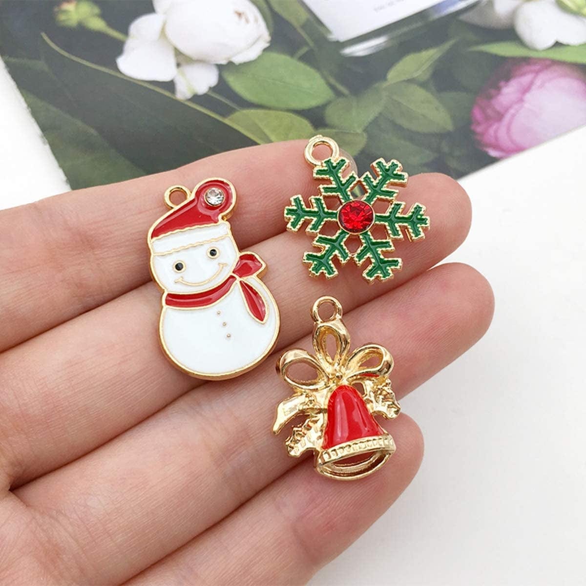 20 Pcs Gold Christmas Tree Snowflake Snowman Angel Enamel Charms Pendant,Dainty Gold Charms Pendants Crafting Accessories for Christmas Theme and Necklace Bracelet Jewelry DIY Making