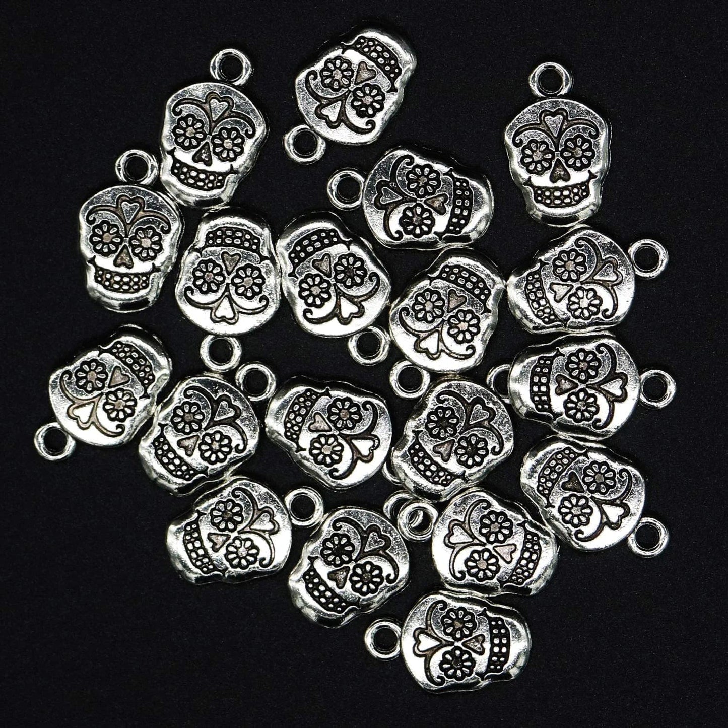 20 Pcs Tibetan Pendants Antique Silver Alloy Tibetan Style Skull Pendants Cadmium Free Nickel Free Charm Pendants for Women Men Jewelry Making Crafting