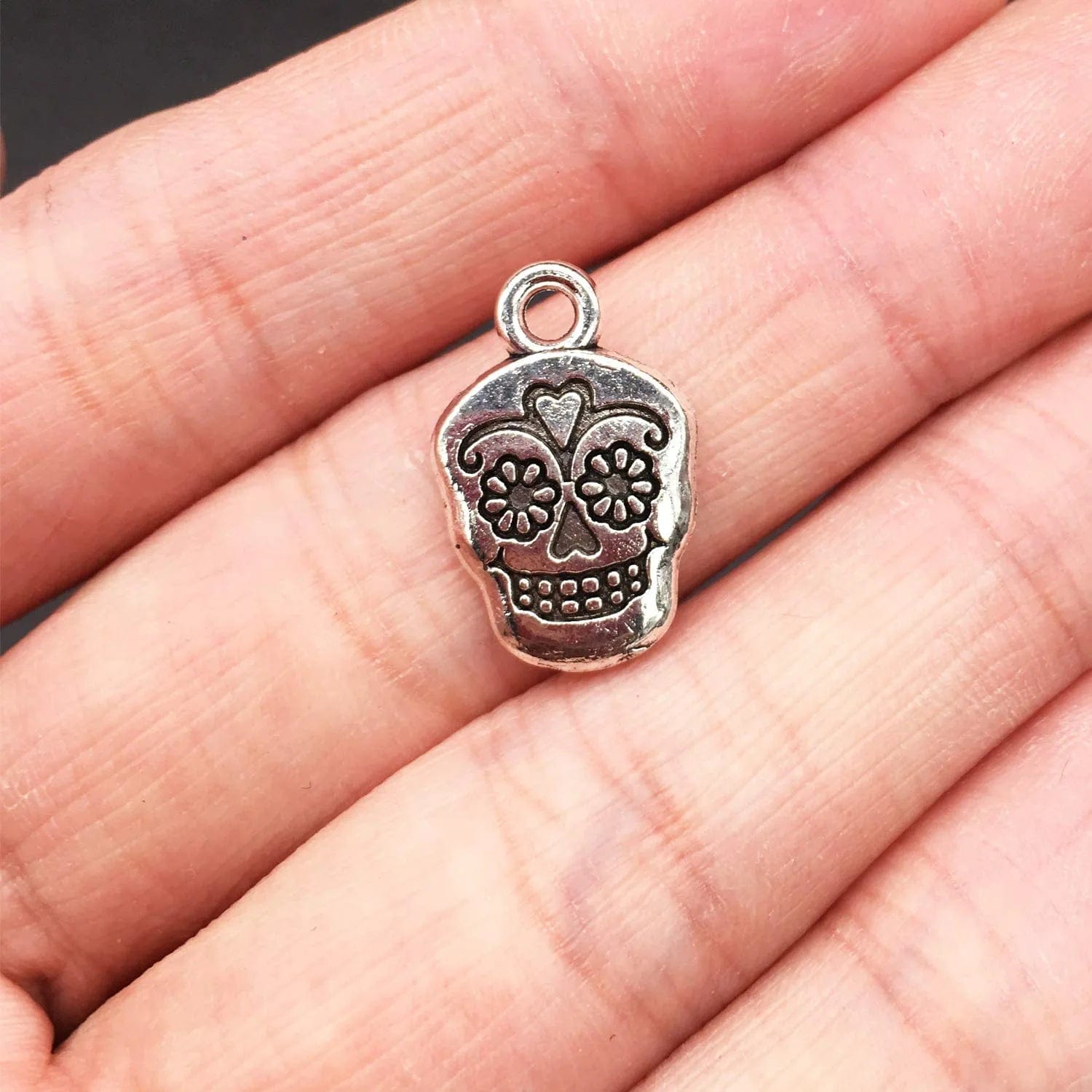 20 Pcs Tibetan Pendants Antique Silver Alloy Tibetan Style Skull Pendants Cadmium Free Nickel Free Charm Pendants for Women Men Jewelry Making Crafting