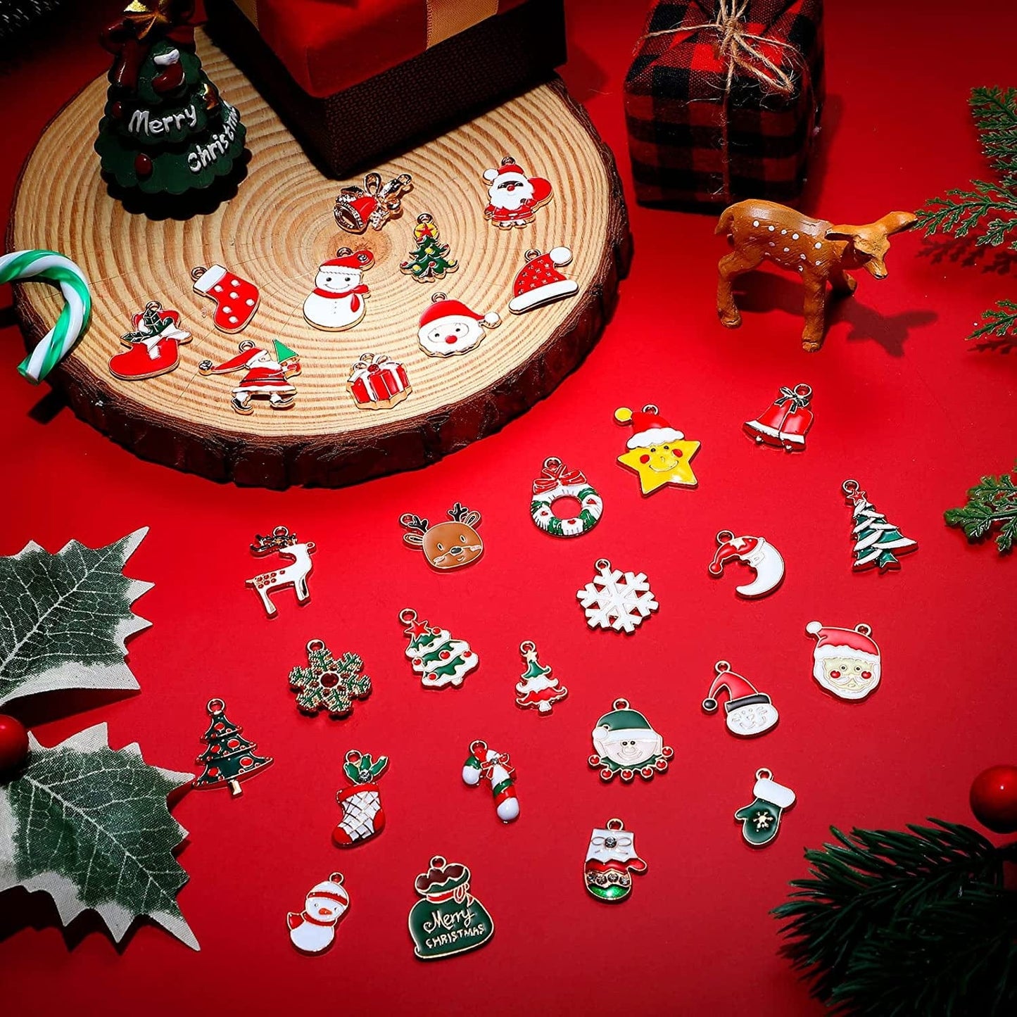 200 Pcs Christmas Charms for Jewelry Making Christmas Pendant Charm Alloy Charms Bulk Christmas Jewelry Metal Charms for Holiday Necklace Bracelet Earring Clothes DIY Ornaments Supplies