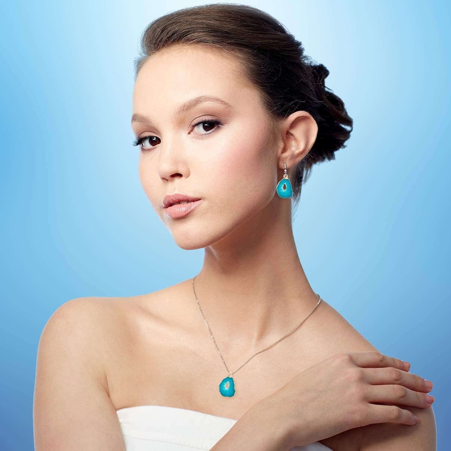 24 Pieces Resin Pendants Beads Charms Pendants Ore-Shaped Pendants Hollowed Beads Pendants Jewelry Findings for Girls Women DIY Necklace Jewelry Making