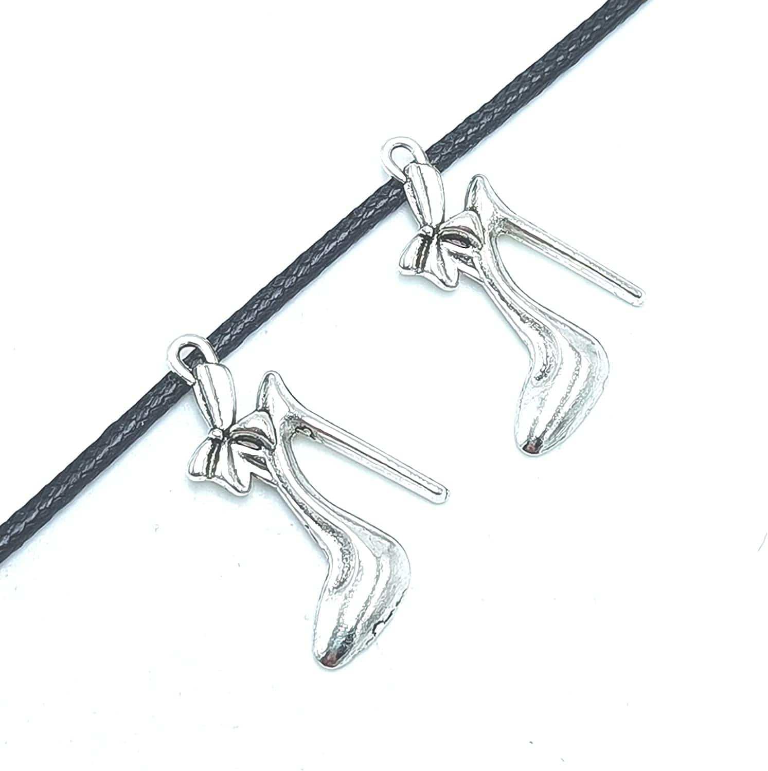 24Pcs Charm Alloy Pendants Bulk High Heels Shoe Charms Pendant for DIY Bracelet Necklace Keychain Jewelry Craft Making Accessory 31 X 21Mm (Ancient Silver)