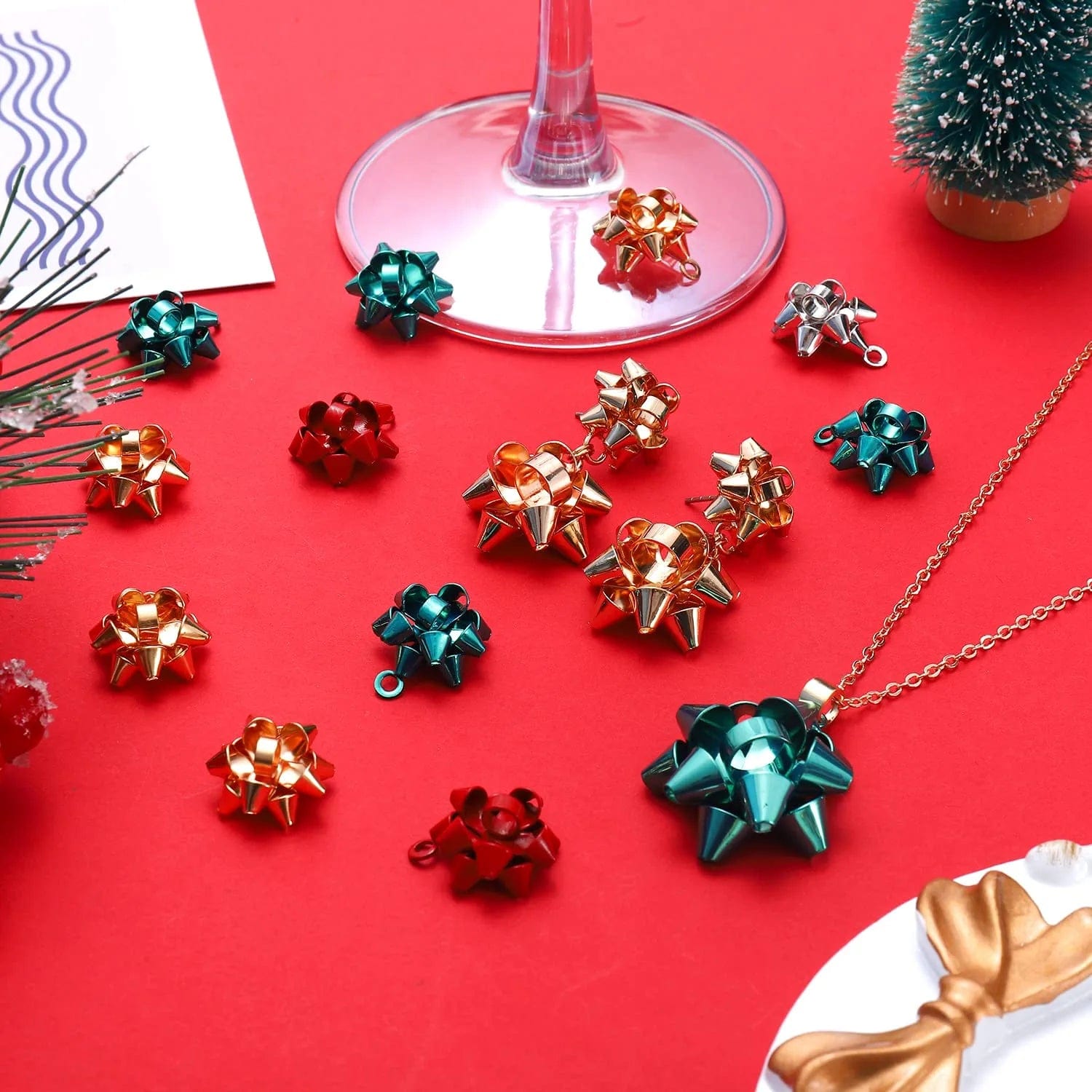 25PCS Christmas Charms for Jewelry Making Red Green Xmas Bow Charm Pendants for DIY Earring Bracelet Necklaces Holiday Clothes Sewing Bag Decoration Supply