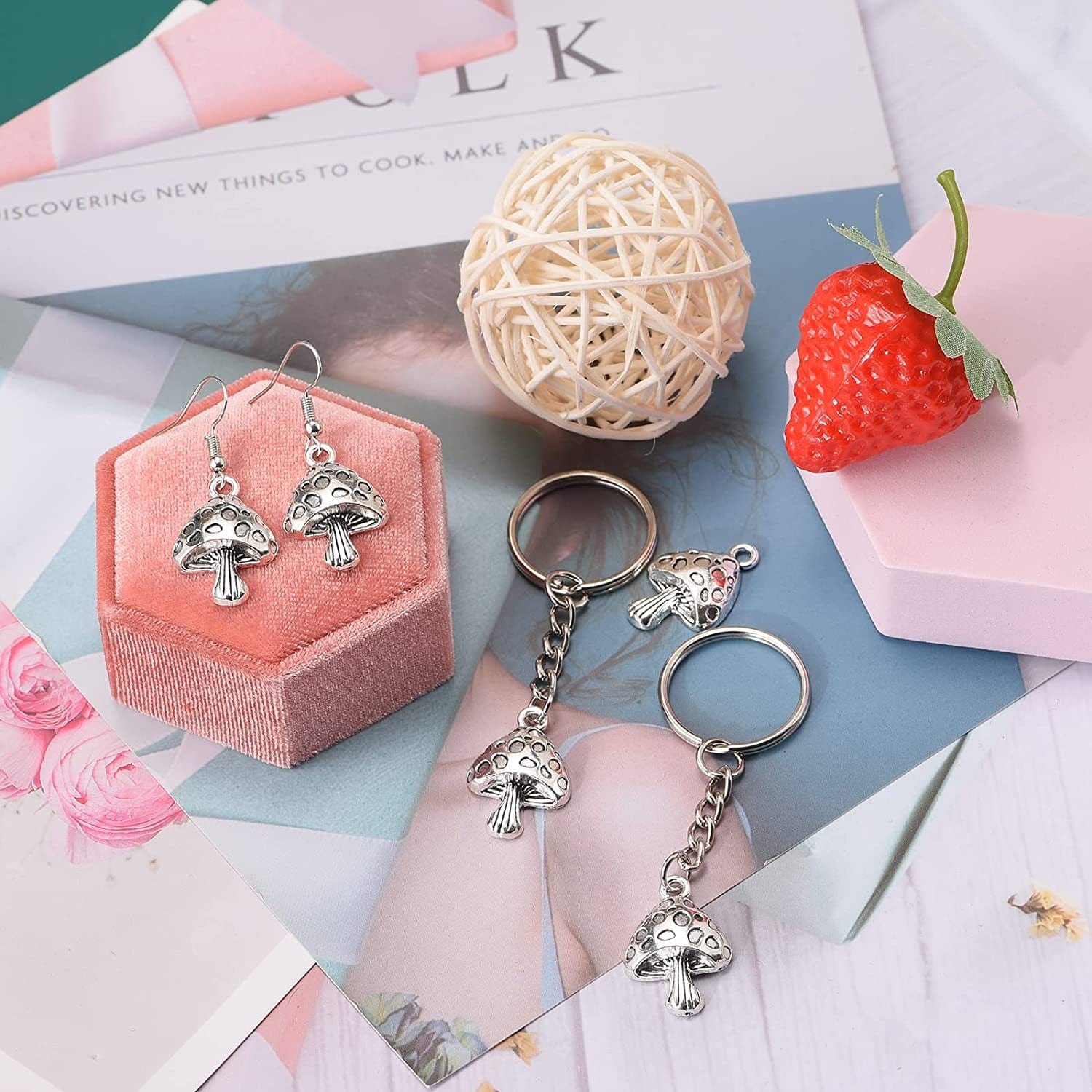 30Pcs Antique Silver Mushroom Charms Craft Supplies Pendants Beads Charms Pendants for Crafting Jewelry Findings Making Accessory for DIY Necklace Bracelet 17Mmx26Mm(A565)