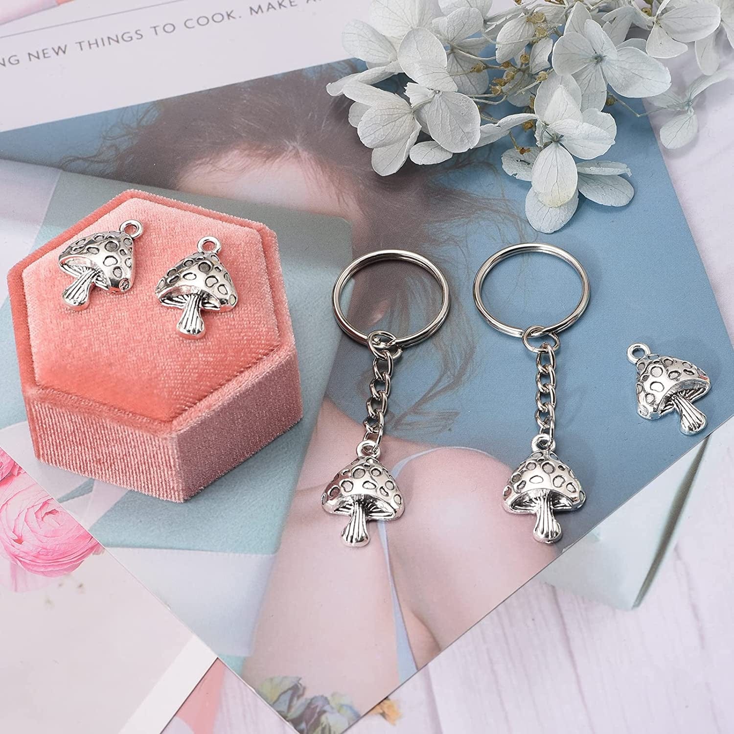 30Pcs Antique Silver Mushroom Charms Craft Supplies Pendants Beads Charms Pendants for Crafting Jewelry Findings Making Accessory for DIY Necklace Bracelet 17Mmx26Mm(A565)