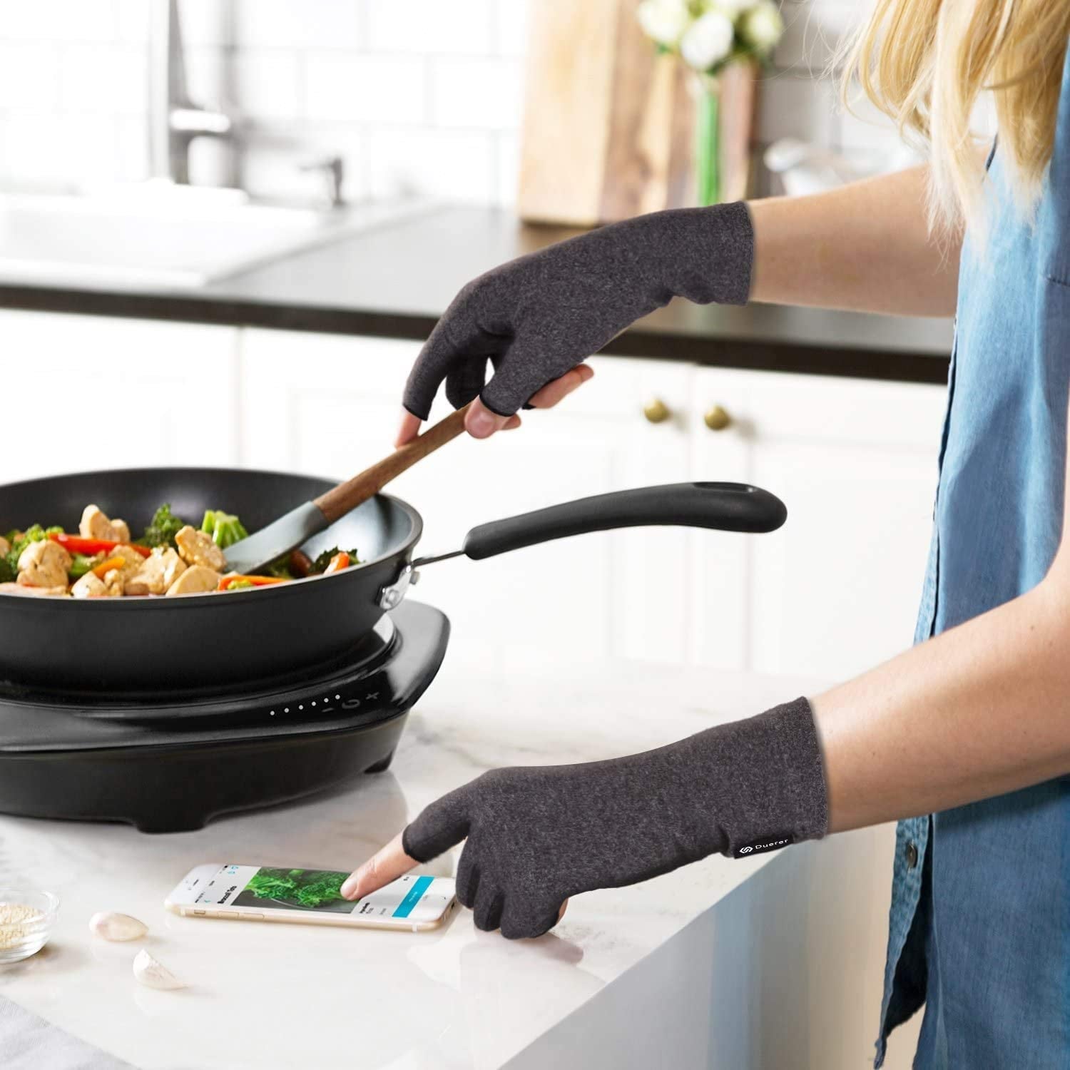 Duerer Arthritis Compression Gloves Women Men for RSI, Carpal Tunnel, Rheumatiod, Tendonitis, Fingerless Gloves for Computer Typing and Dailywork (Black, M) Apparel & Accessories > Clothing Accessories > Gloves & Mittens Duerer