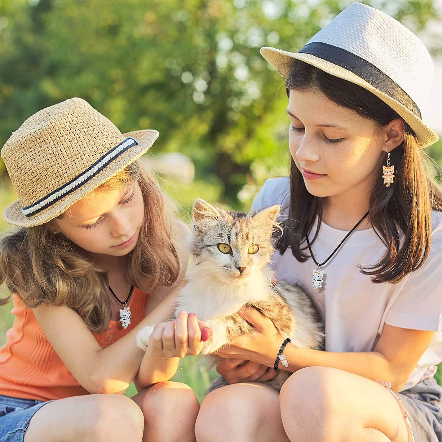 40 Pcs Resin Cat Pendant Charm Mini Cat Charms for Jewelry Making Decorative Cute Kitty Pendants for Necklace Bracelet Keychain Jewelry Making DIY Art Crafts, 8 Styles