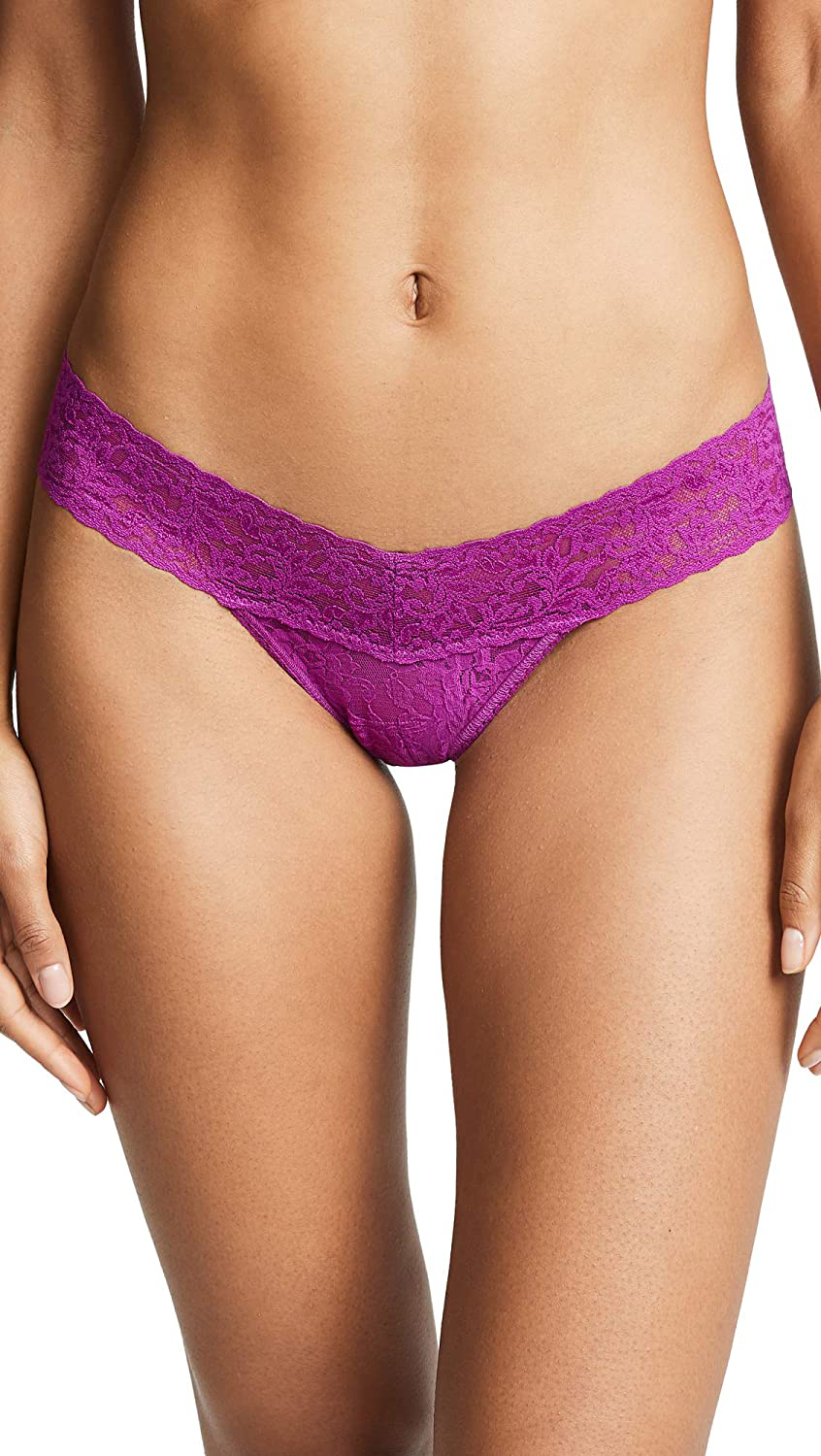 hanky panky, Signature Lace Low Rise Thong, One Size (2-12) Apparel & Accessories > Clothing > Underwear & Socks > Underwear hanky panky Belle Pink One Size