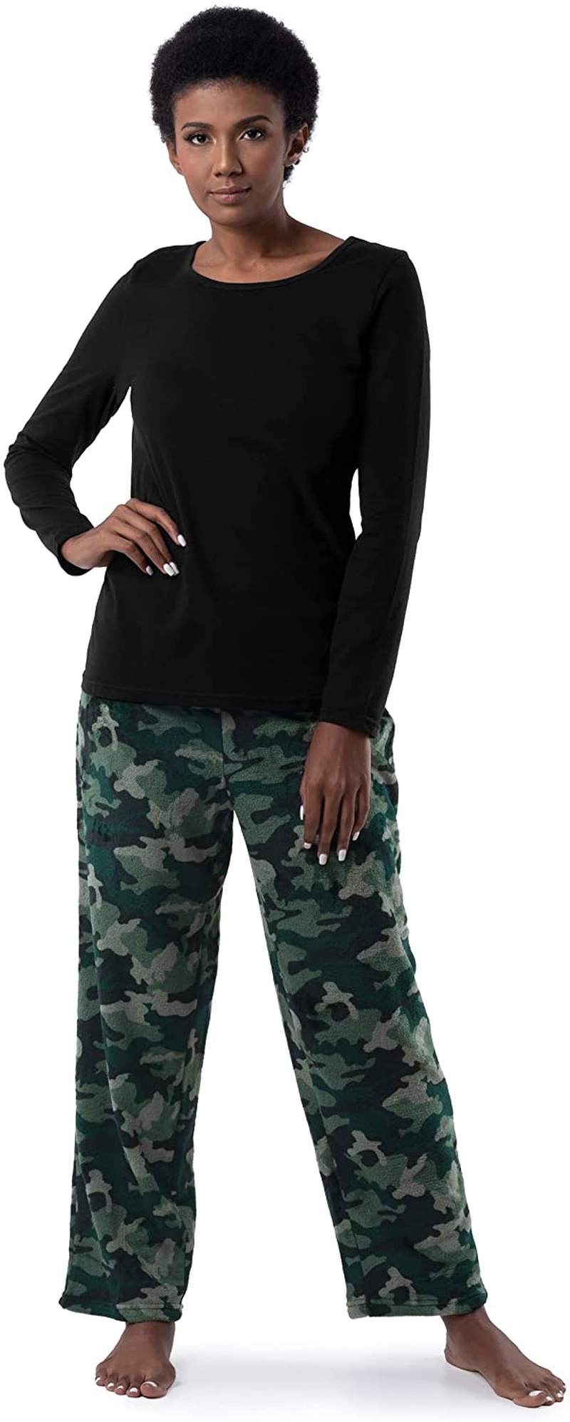 Fruit of the Loom Women's Sueded Jersey Crew Top and Fleece Pant Sleep Set Apparel & Accessories > Clothing > Sleepwear & Loungewear > Pajamas Fruit of the Loom Black/Green Camo 4X