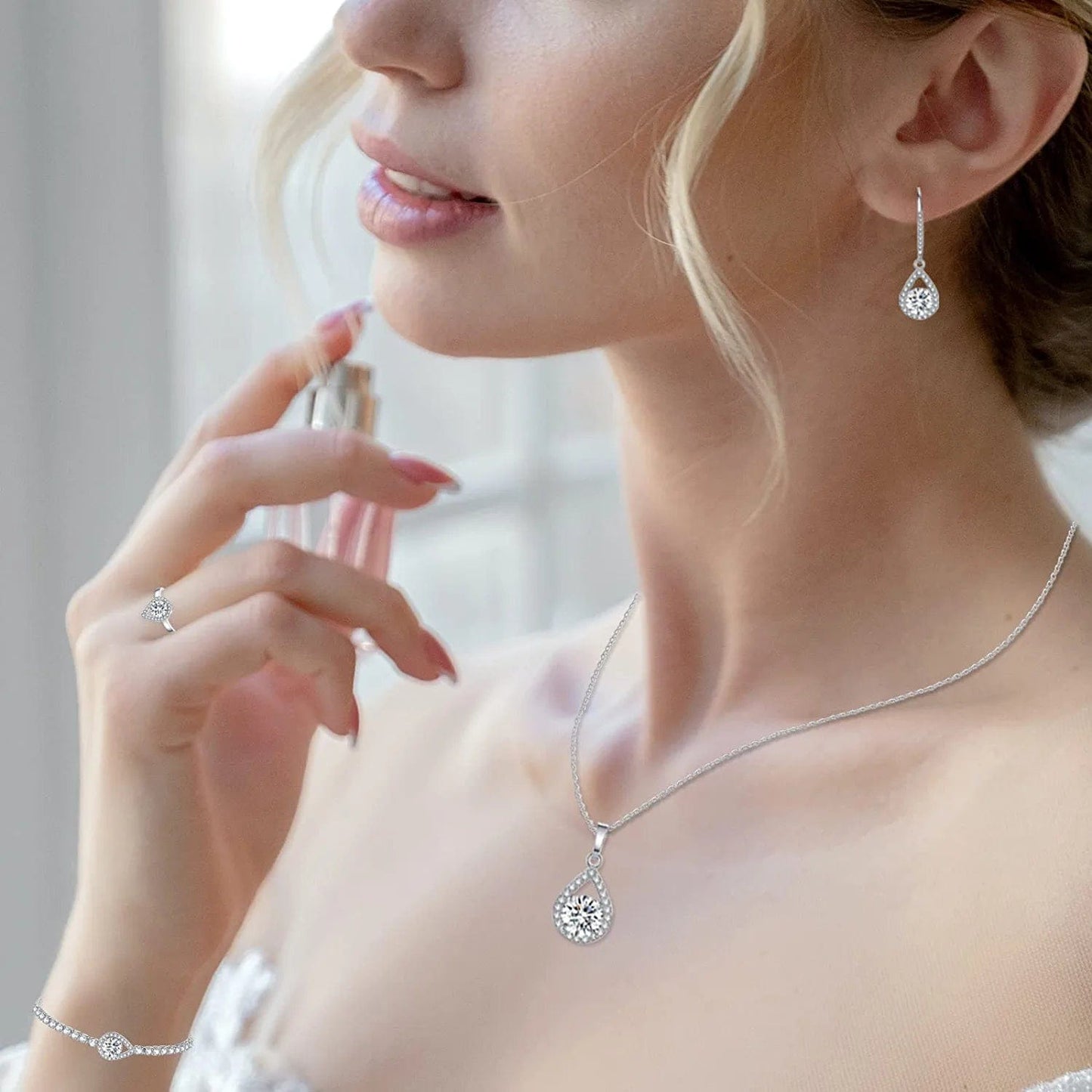 4PCS Wedding Jewelry for Bridesmaid Cubic Zirconia Teardrop Necklace Earrings Bracelet Ring Set Bridesmaid Jewelry Set for Women Party Jewelry Gift