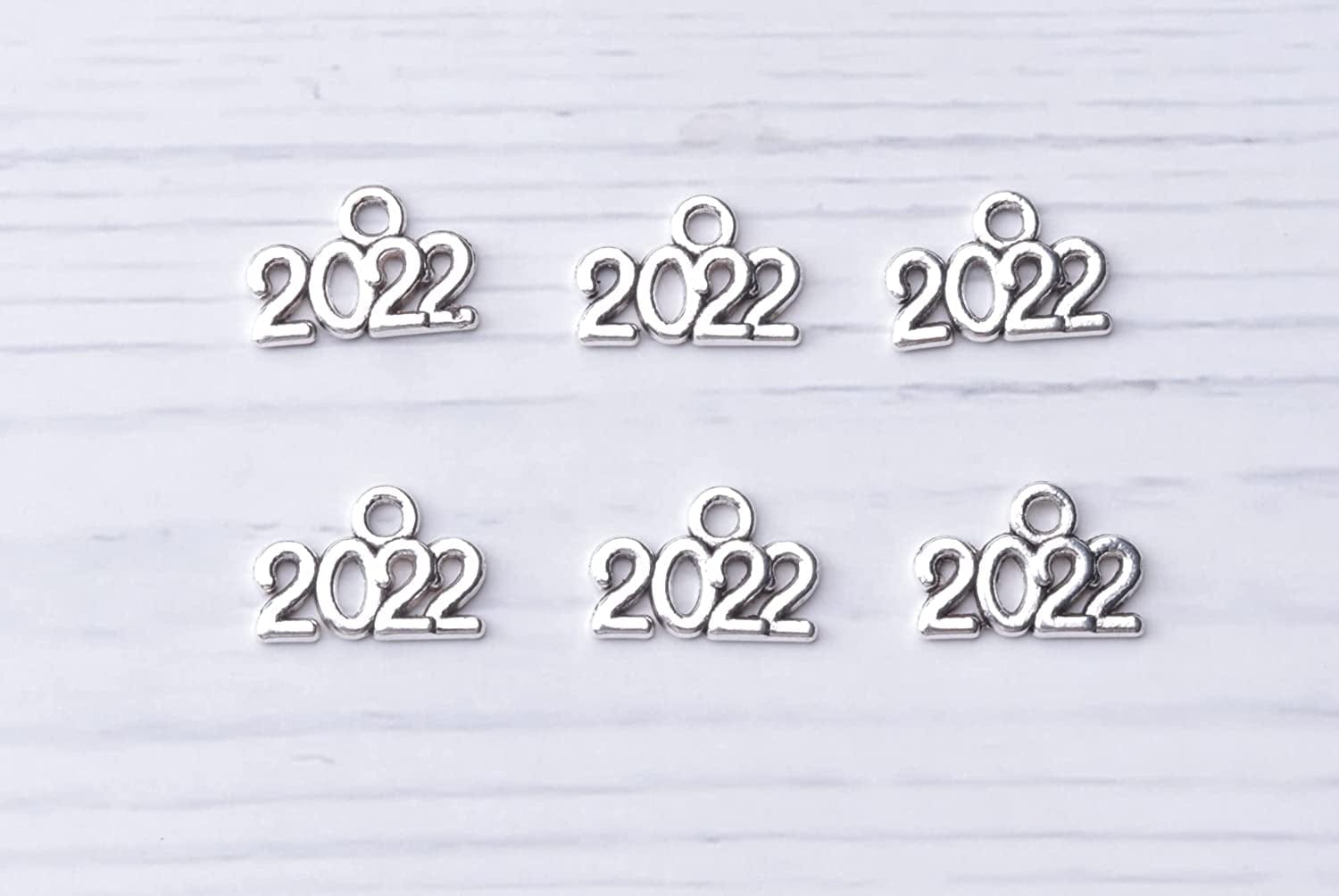 50 Pcs 2022 Charms Silver Year Signet Bulk Antique Number Pendants for Jewelry Making Finding Craft Accessories Necklace Bracelets Keychain DIY Project Christmas Décor (2022, Silver)
