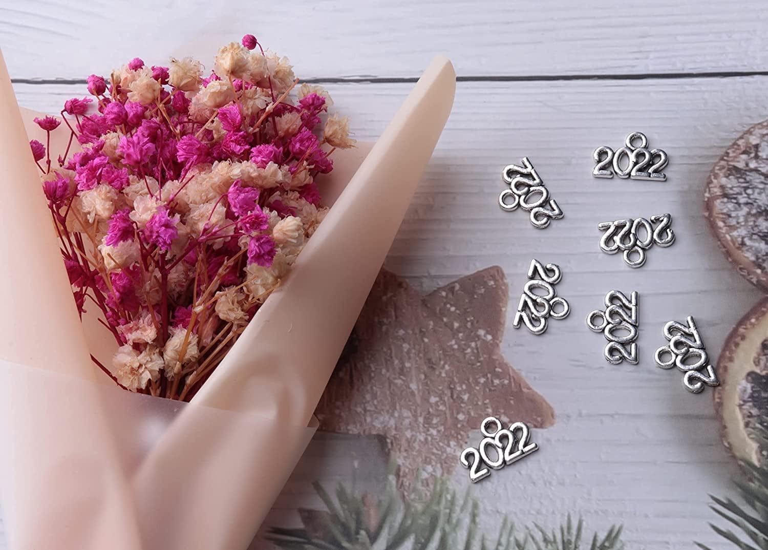 50 Pcs 2022 Charms Silver Year Signet Bulk Antique Number Pendants for Jewelry Making Finding Craft Accessories Necklace Bracelets Keychain DIY Project Christmas Décor (2022, Silver)