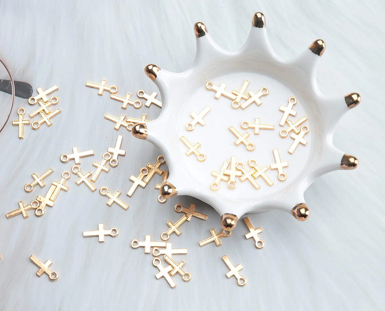 50 Pcs Mini Cross Charm Metal Mini Pendant Beads for Jewelry Making Finding Necklace Bracelet Earring Keychain DIY Gift Idea Handmade Craft Accessories (Gold)