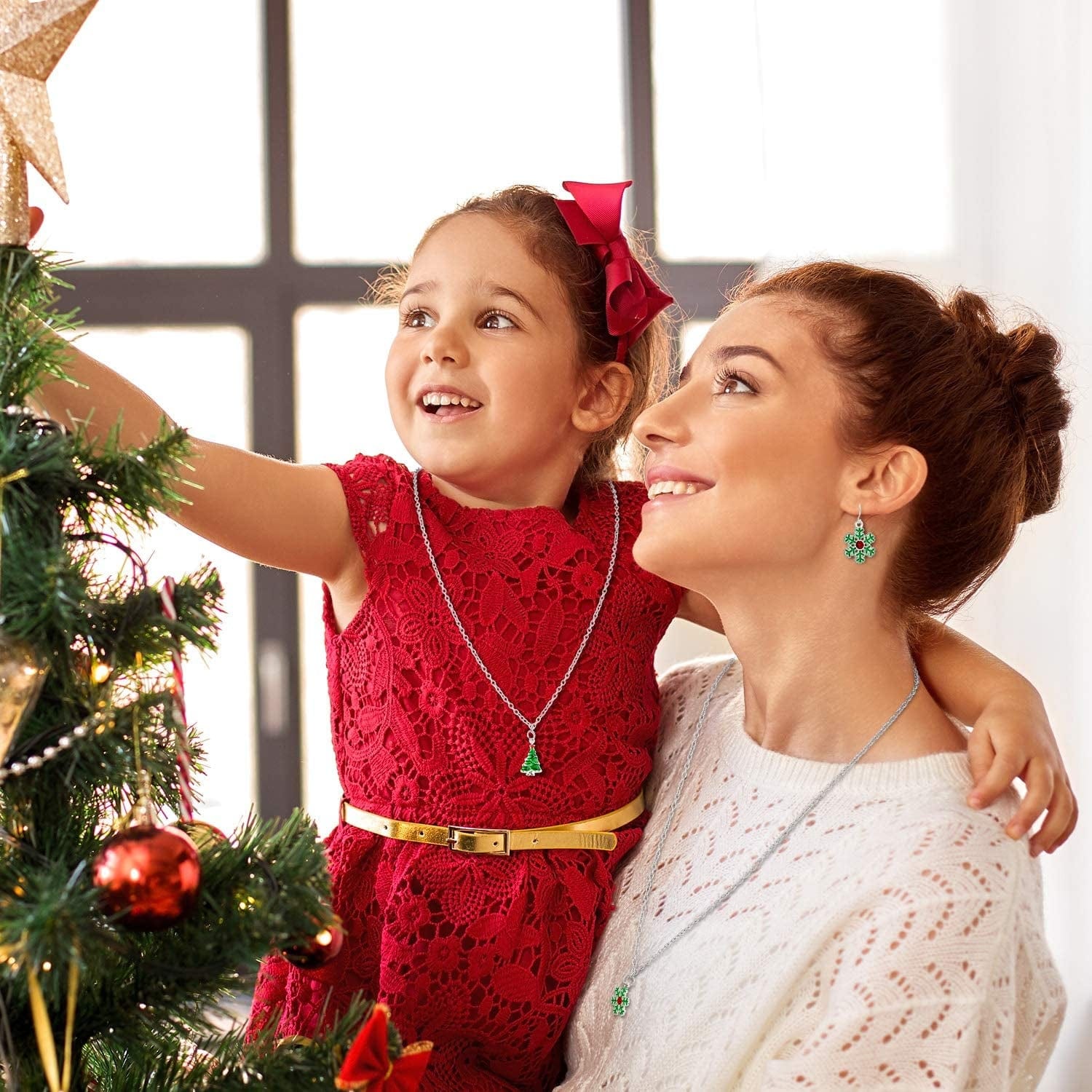 50 Pieces Assorted Enamel Charm Pendants Christmas Tree Charms Snowflake Garland Bell Craft Charm Christmas Theme Decorative Enamel Pendants for DIY Crafts Jewelry Making Supplies