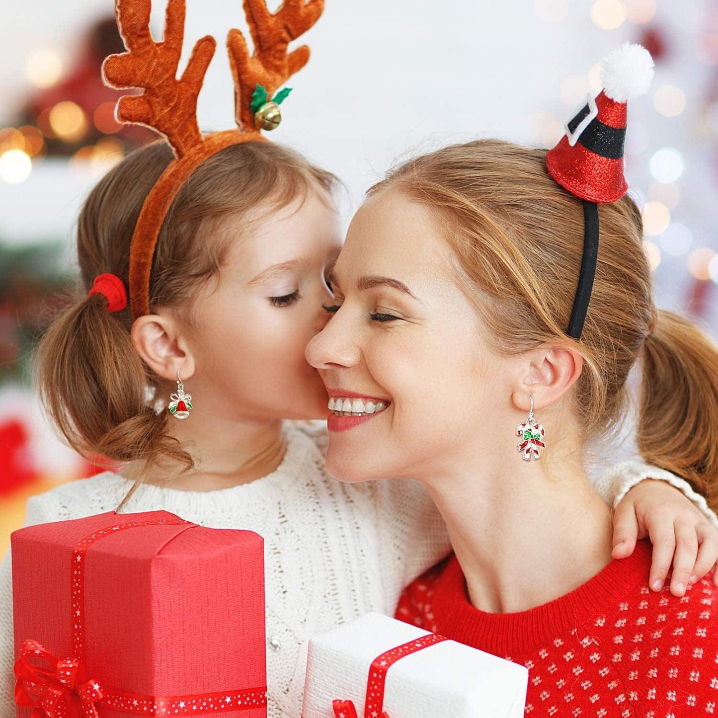 50 Pieces Assorted Enamel Charm Pendants Christmas Tree Charms Snowflake Garland Bell Craft Charm Christmas Theme Decorative Enamel Pendants for DIY Crafts Jewelry Making Supplies