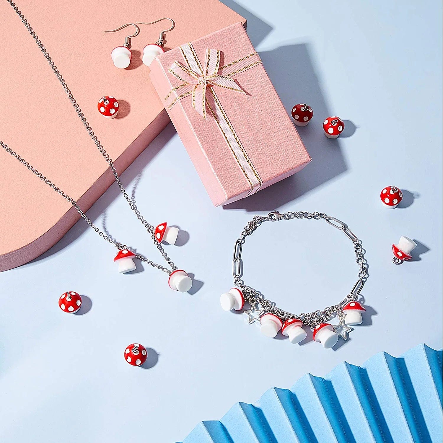 50 Pieces Mushroom Charm Pendant Mushroom Resin Charm Mushroom Jewelry Finding Charm DIY Pendant Making Resin Charm for Bracelet Necklace Earrings Keychain Craft (Red)