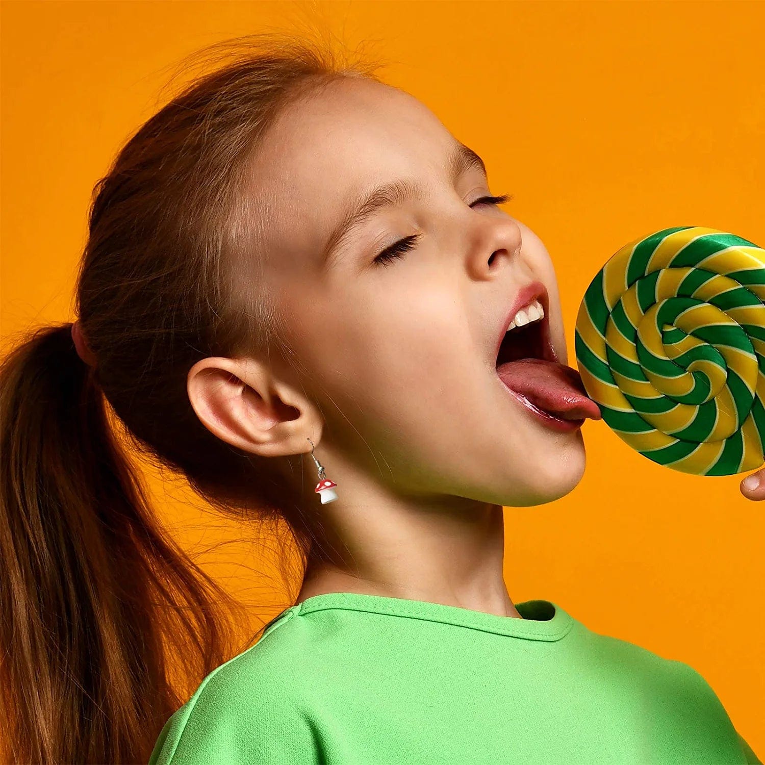 50 Pieces Mushroom Charm Pendant Mushroom Resin Charm Mushroom Jewelry Finding Charm DIY Pendant Making Resin Charm for Bracelet Necklace Earrings Keychain Craft (Red)