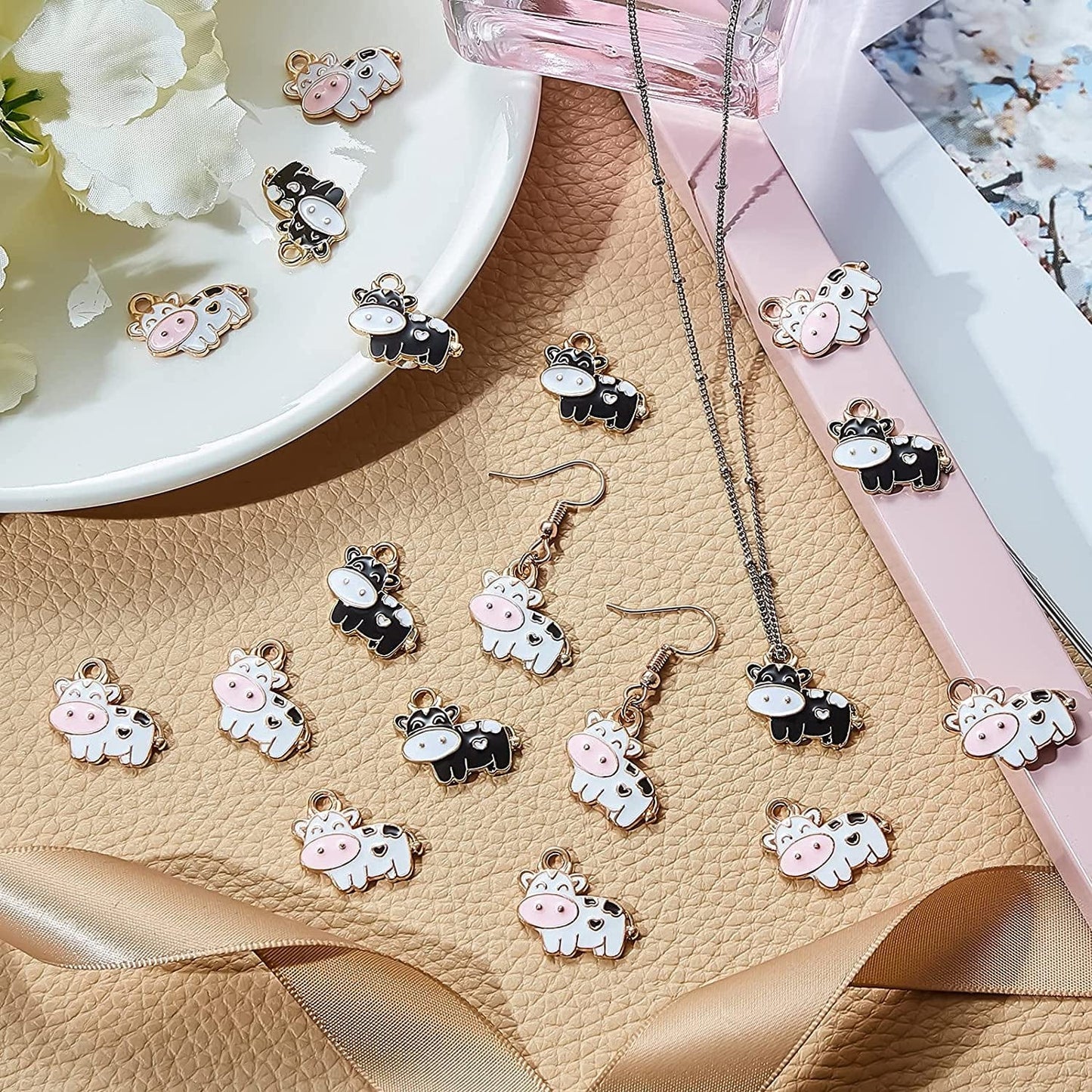 60 Pieces Cow Charms Colorful Animal Metal Charms DIY Cute Cow Enamel Pendants Cow Alloy Charms for Earring Necklace Bracelet Key Chain Jewelry Crafts, Including Black Cow and White Cow Styles