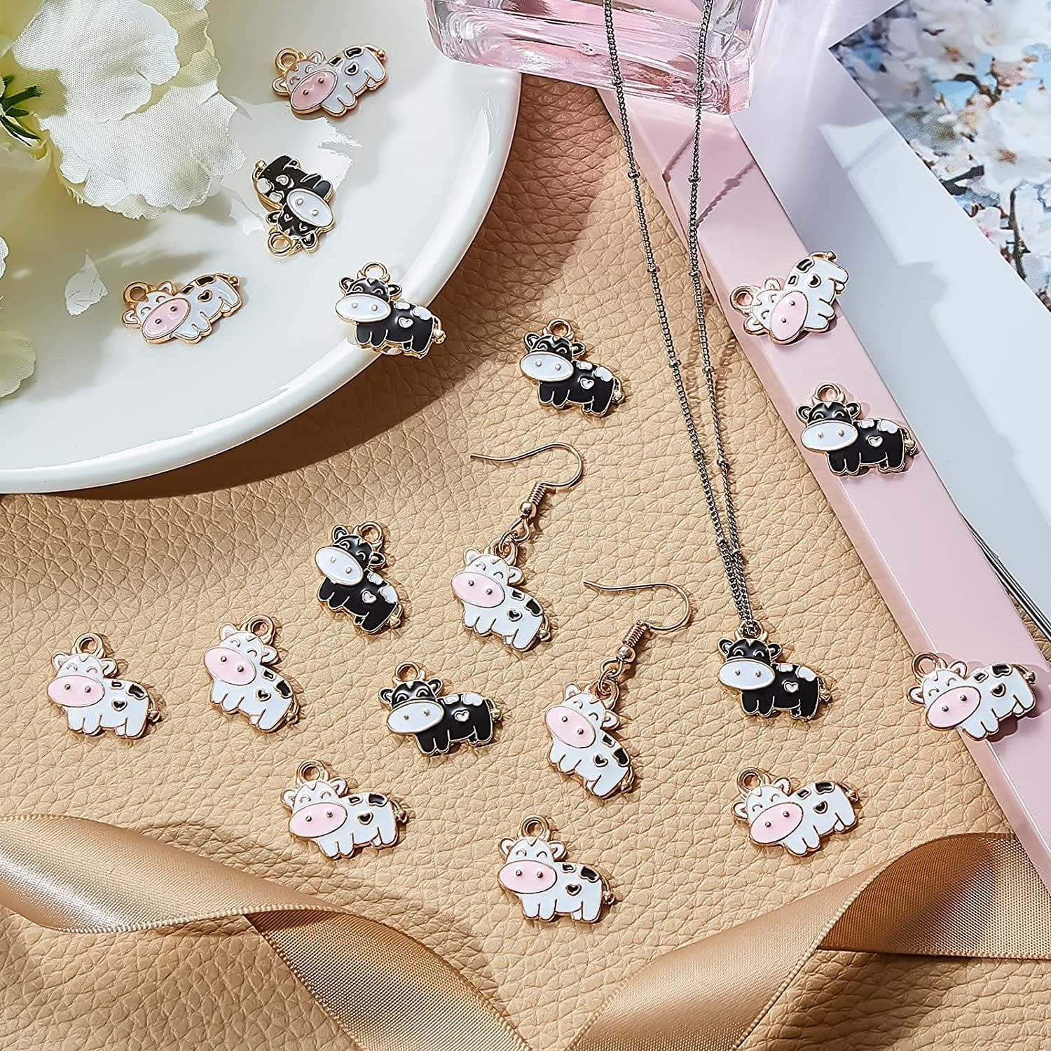 60 Pieces Cow Charms Colorful Animal Metal Charms DIY Cute Cow Enamel Pendants Cow Alloy Charms for Earring Necklace Bracelet Key Chain Jewelry Crafts, Including Black Cow and White Cow Styles