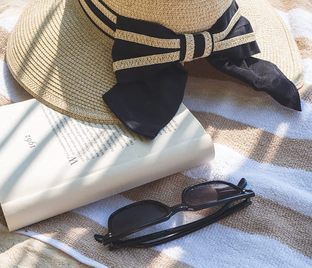 Comhats Womens Floppy Summer Sun Beach Straw Hat UPF50 Foldable Wide Brim 55-60Cm Apparel & Accessories > Clothing Accessories > Hats Comhats