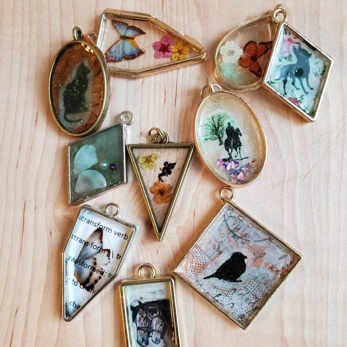 90 Pieces Open Bezel Pendants for Resin, 10 Styles Assorted Metal Geometric Hollow Frame Pendant Blanks Charms Craft Bezels Jewelry Molds for Earrings, Necklace, Making Supplies