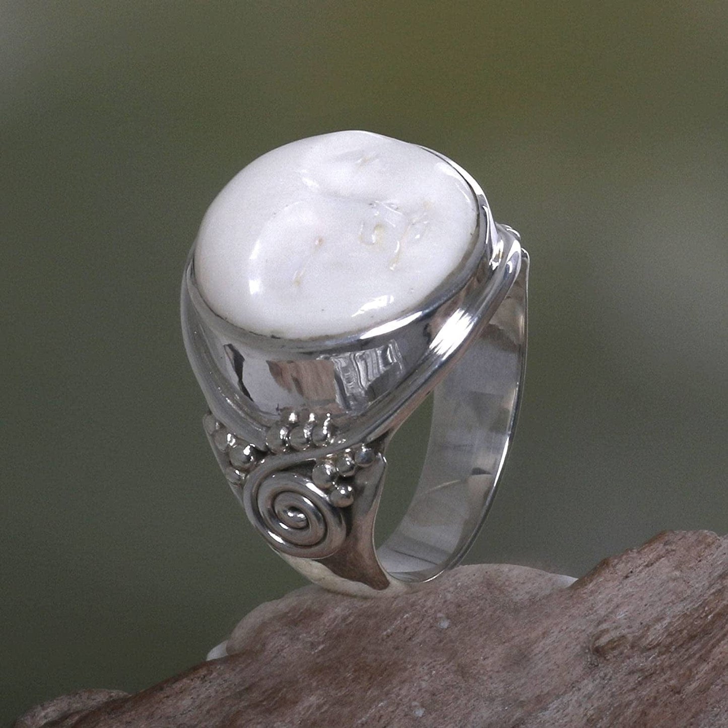 .925 Sterling Silver Handcrafted Cocktail Ring 'Face of the Moon'