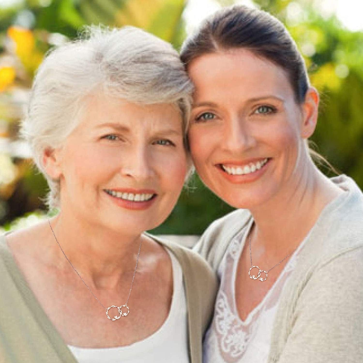 Analysisylove Aunt Niece Necklace - Sterling Silver Two Interlocking Infinity Double Circle Pendant for Women, Mothers Day Jewelry Birthday Gift, Aunt Gifts from Niece