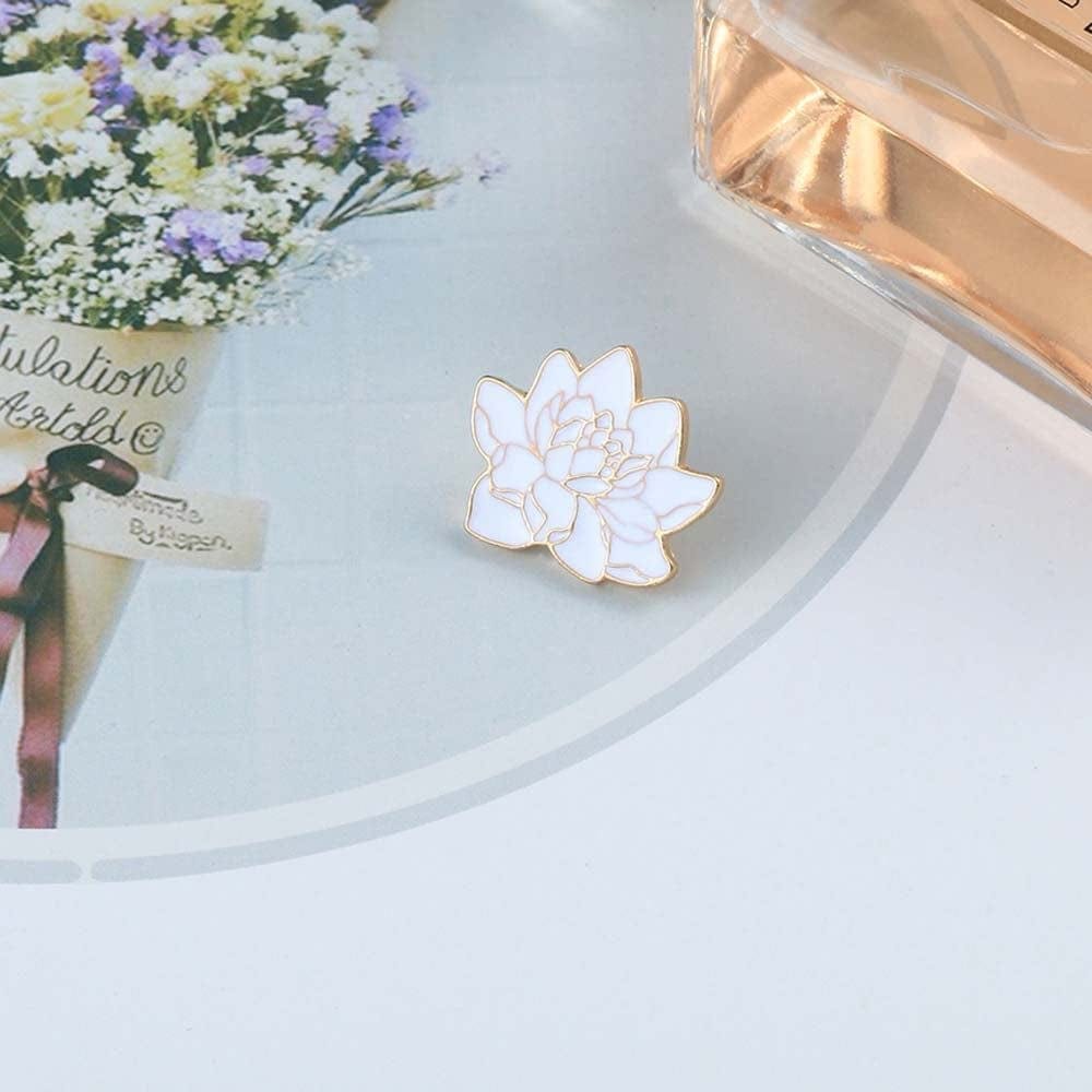 Buddhism White Lotus Flower Brooch Pin Elegant Floral Plant Enamel Pin Pendant Coat Backpack Lapel Pin Women Custom Jewelry for Clothes