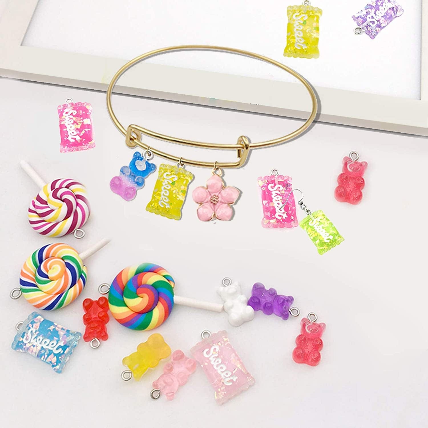 Candy Pendant Bracelet Charms, 182 Pieces Colorful Keychains Bracelet Pendant Charms with Bear Charms Pendants, Candy Charm Pendants, Earhooks, Jump Rings, Flower Pendants, Pink Box