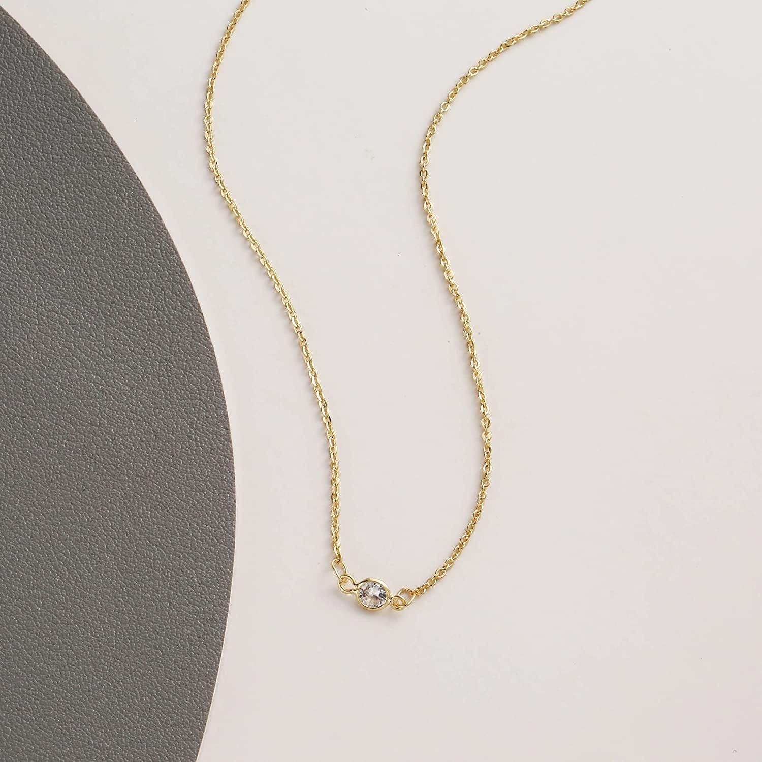 Carovo CZ Solitaire Choker Pendant Necklace for Women Dainty Cubic Zirconia Necklace 14K Gold Planted Diamond Solitaire Choker Chain Pendant Necklace for Women