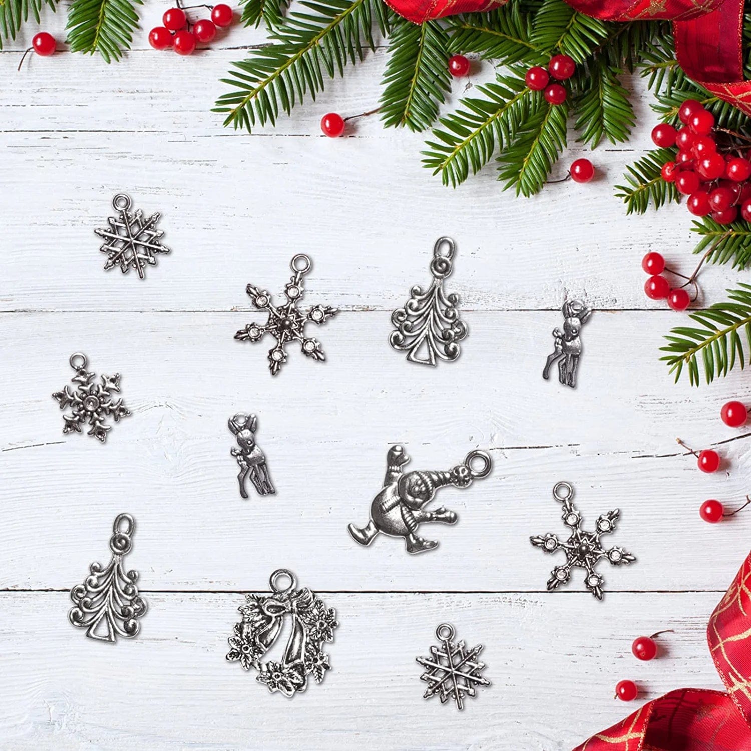 Christmas Charms Pendants- Christmas 50 Pcs Assorted Antique Silver Bracelet Charms for DIY Jewelry Making Winter Charms for Bracelet Accessories Necklaces Earrings Supplies Xmas Crafting