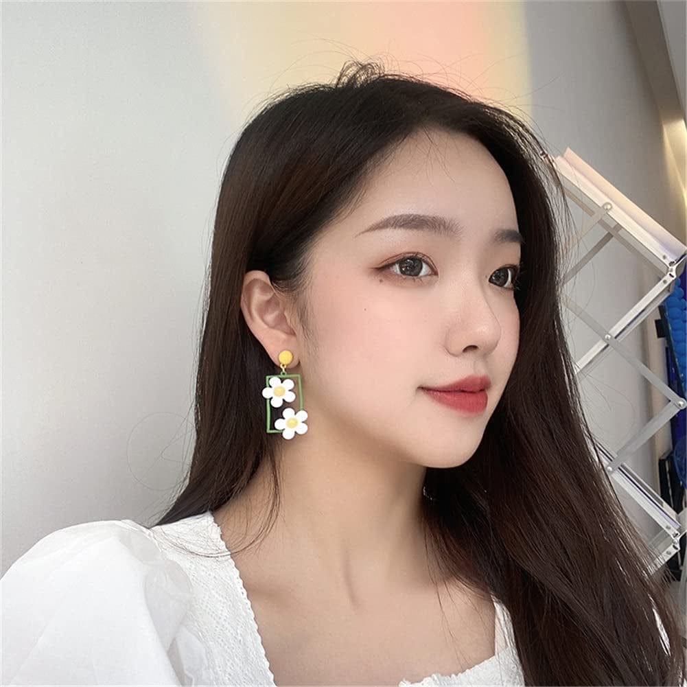 CHUNYANAN Elegant Charm Hollow Acrylic Square Daisy Flowers Long Geometric Floral Earrings Fashionable Retro Lovely Sweet Girl Women Jewelry Gift White