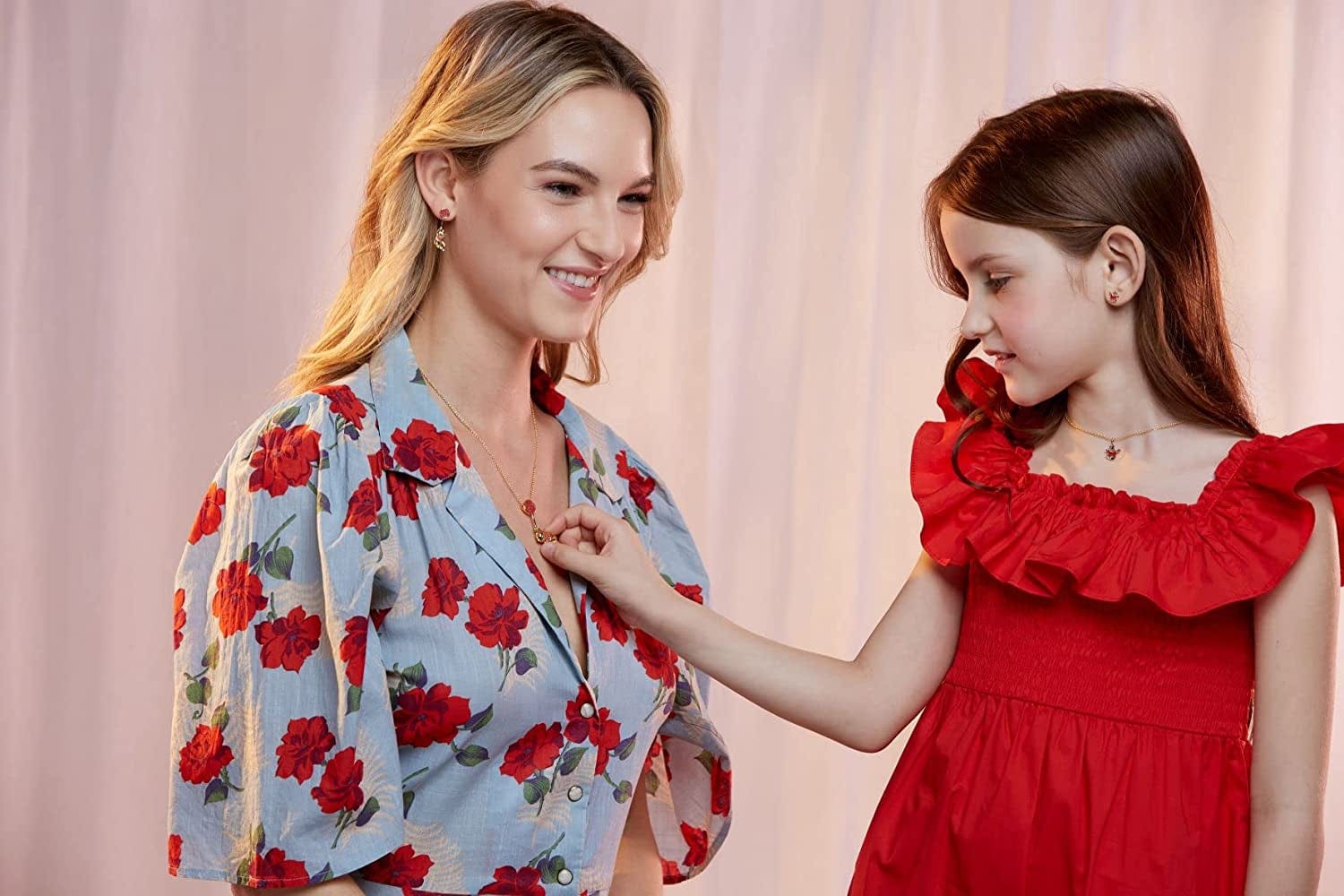 Classics Winnie the Pooh Gold Plated Swinging Balloon Necklace, 18"