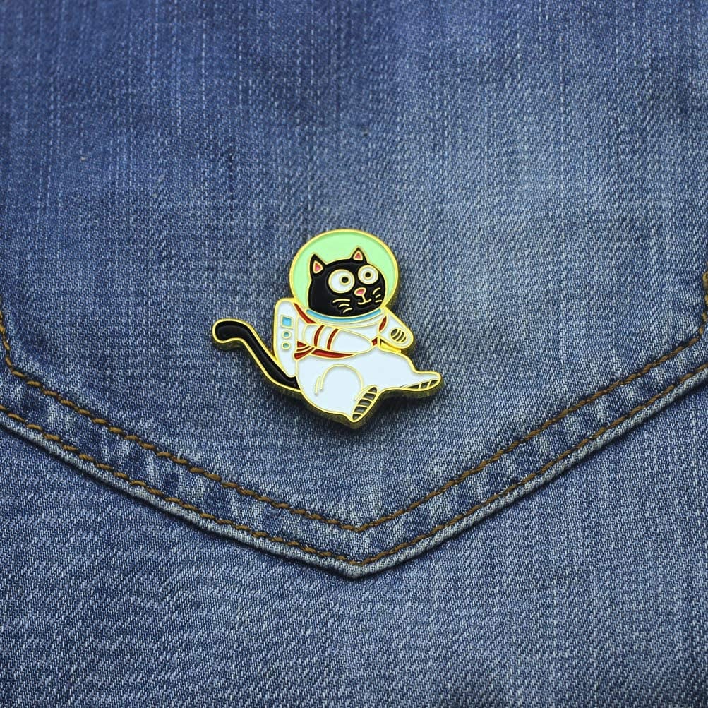 Cute Astronaut Cat Enamel Lapel Pin Space Black Cat Cartoon Enamel Pins for Backpacks Clothing Bag Decor Gifts Astronaut Cat