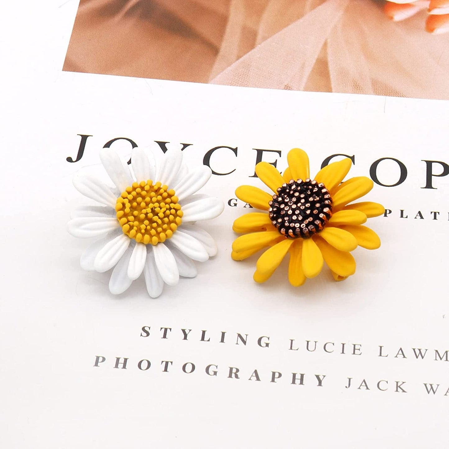 Cute Daisy Flower Brooch Pins, Plant Sunflower Suit Lapel Pin,Yellow White Sun Flower Dress Neckline Pin for Women Girls Men Gifts