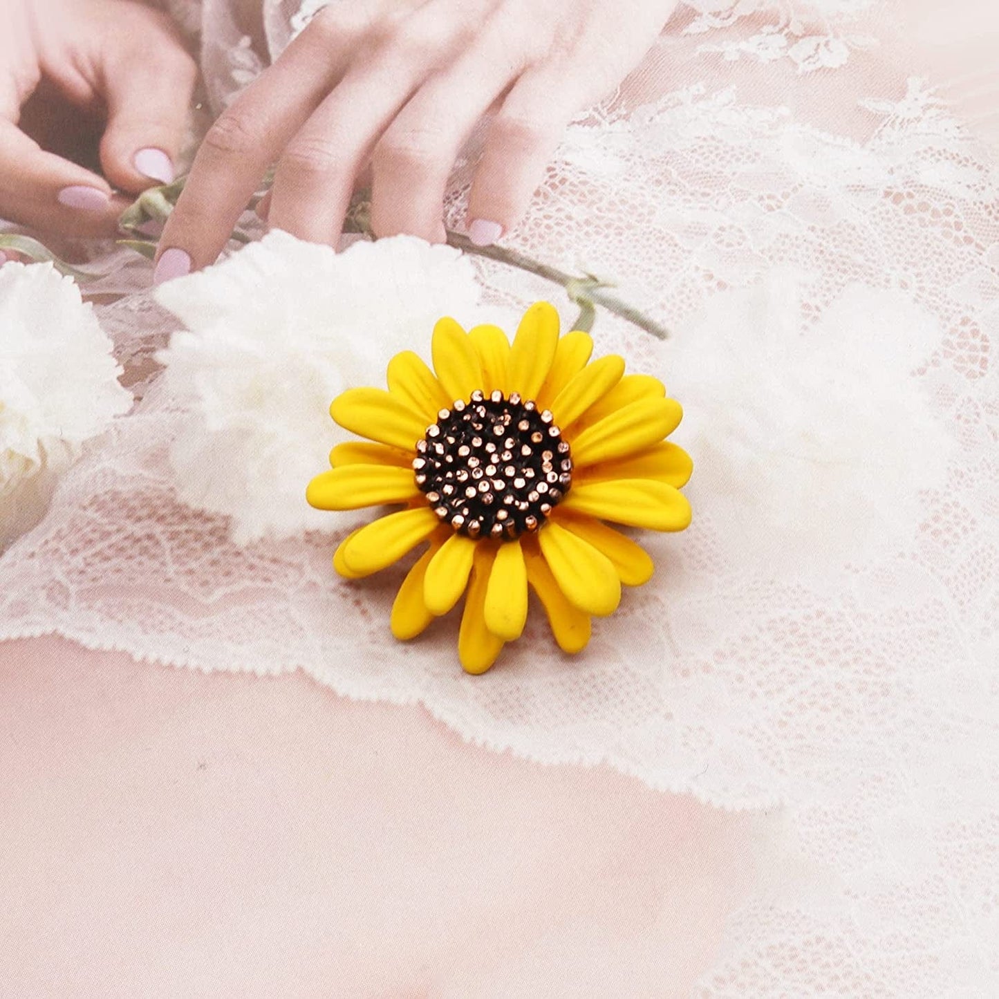 Cute Daisy Flower Brooch Pins, Plant Sunflower Suit Lapel Pin,Yellow White Sun Flower Dress Neckline Pin for Women Girls Men Gifts