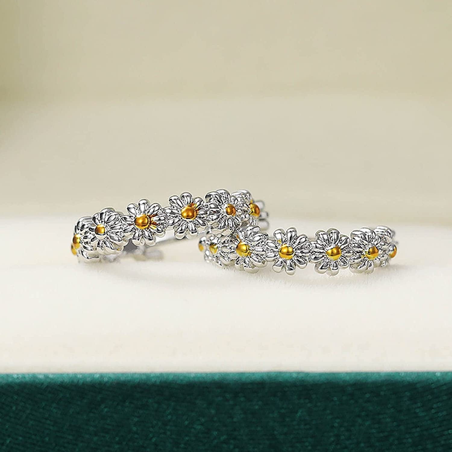 Cute Flower Daisy Earrings,Exaggerated Fashion Daisy Earrings,Trendy Light Luxury Fashion Female Retro for Wife Girlfriend