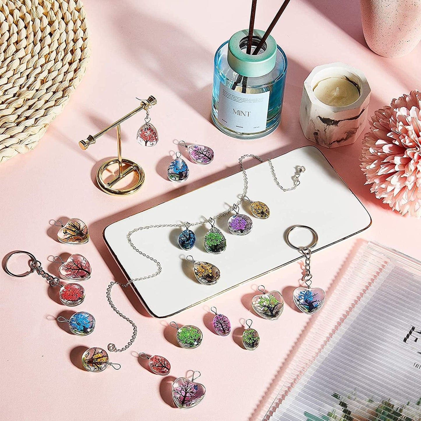 Dried Flower Pendant Dried Flower Tree Charms Resin Dried Pressed Flower Pendant Lacework Transparent Glass Ball Beads round Floating Pendant Mixed Colors for Making Jewelry DIY Craft (40)