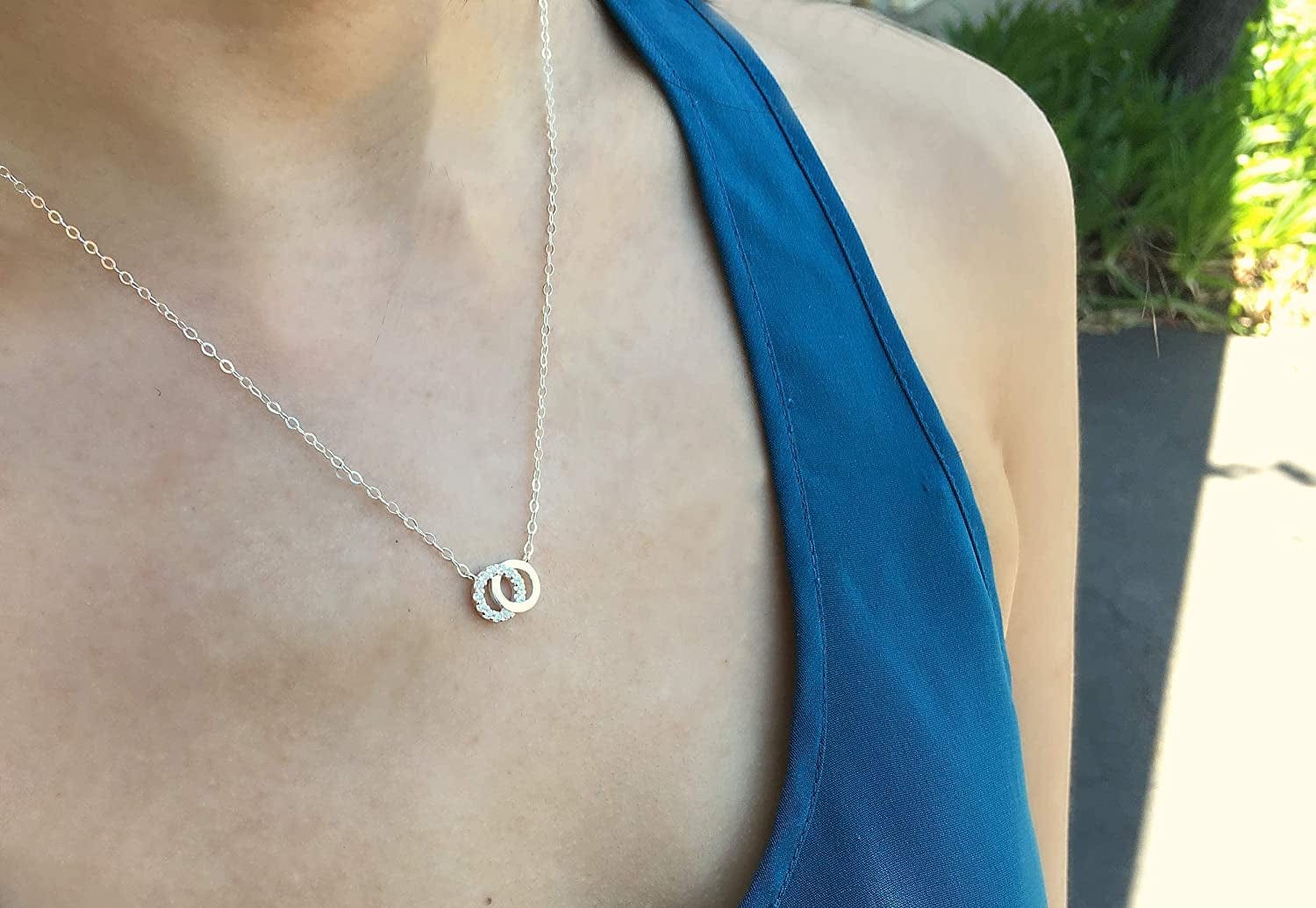 EFYTAL Mother Daughter Necklace, Sterling Silver Small CZ Interlocking Circles Necklace, Mom Jewelry, Necklace for Mom, Daughter Gift from Mom, Gifts for Mom from Daughter, Sentimental Gifts for Mom