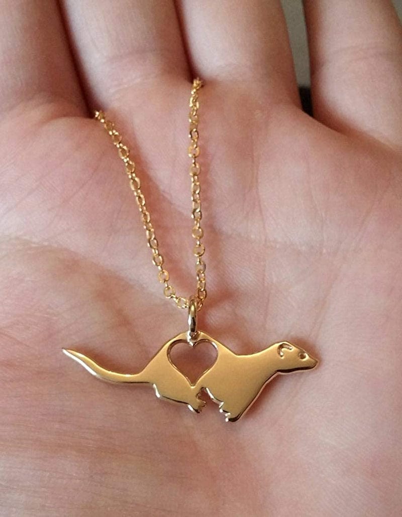 Fashion Ferret Engraved Love Heart Necklace Classic Animal Hollow Pendant Jewelry