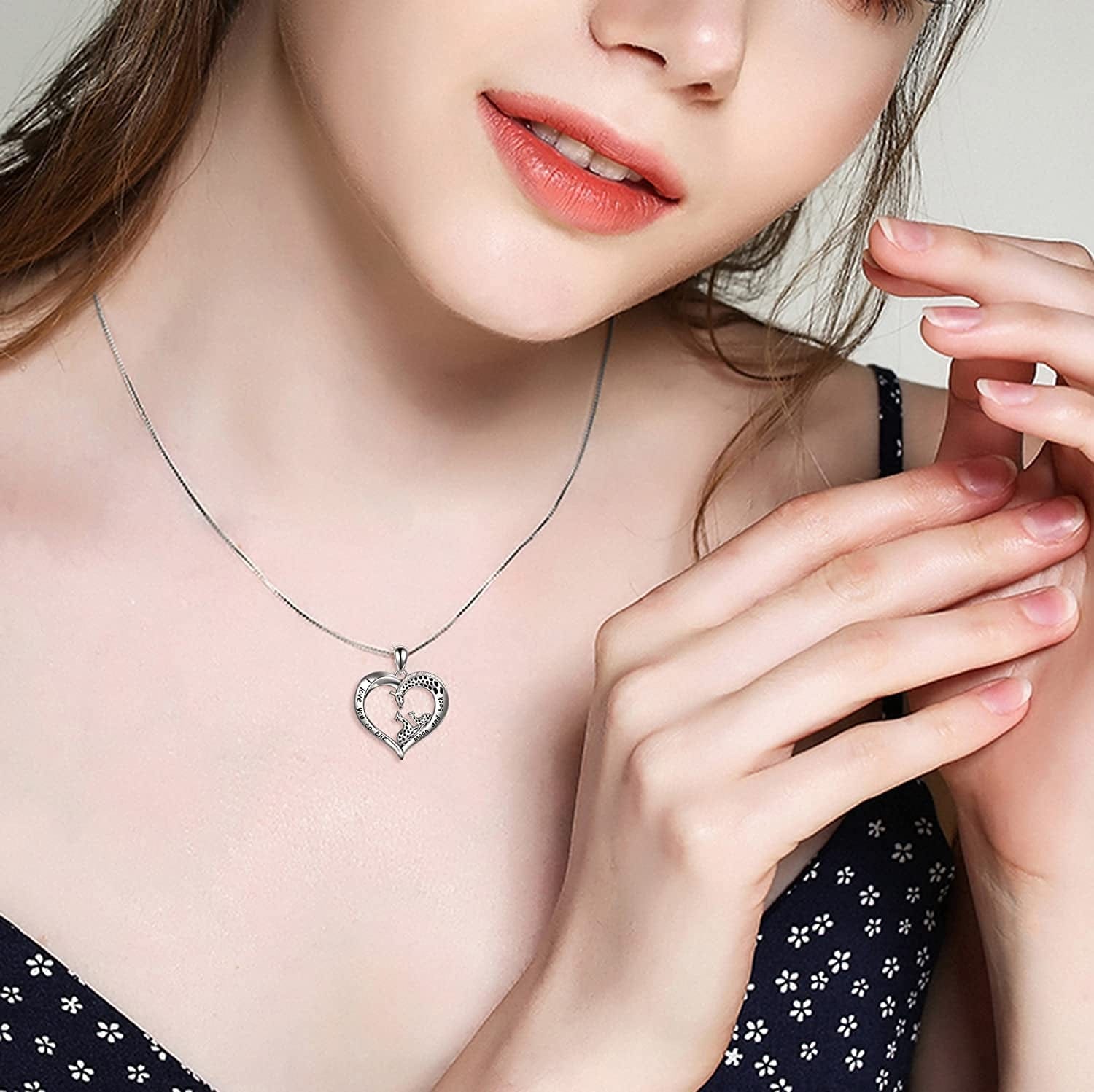 Giraffe Jewelry Gifts for Women Sterling Silver Giraffe Family Love Heart Pendant Necklace for Mom Daughter Birthday Mothers Day Gifts
