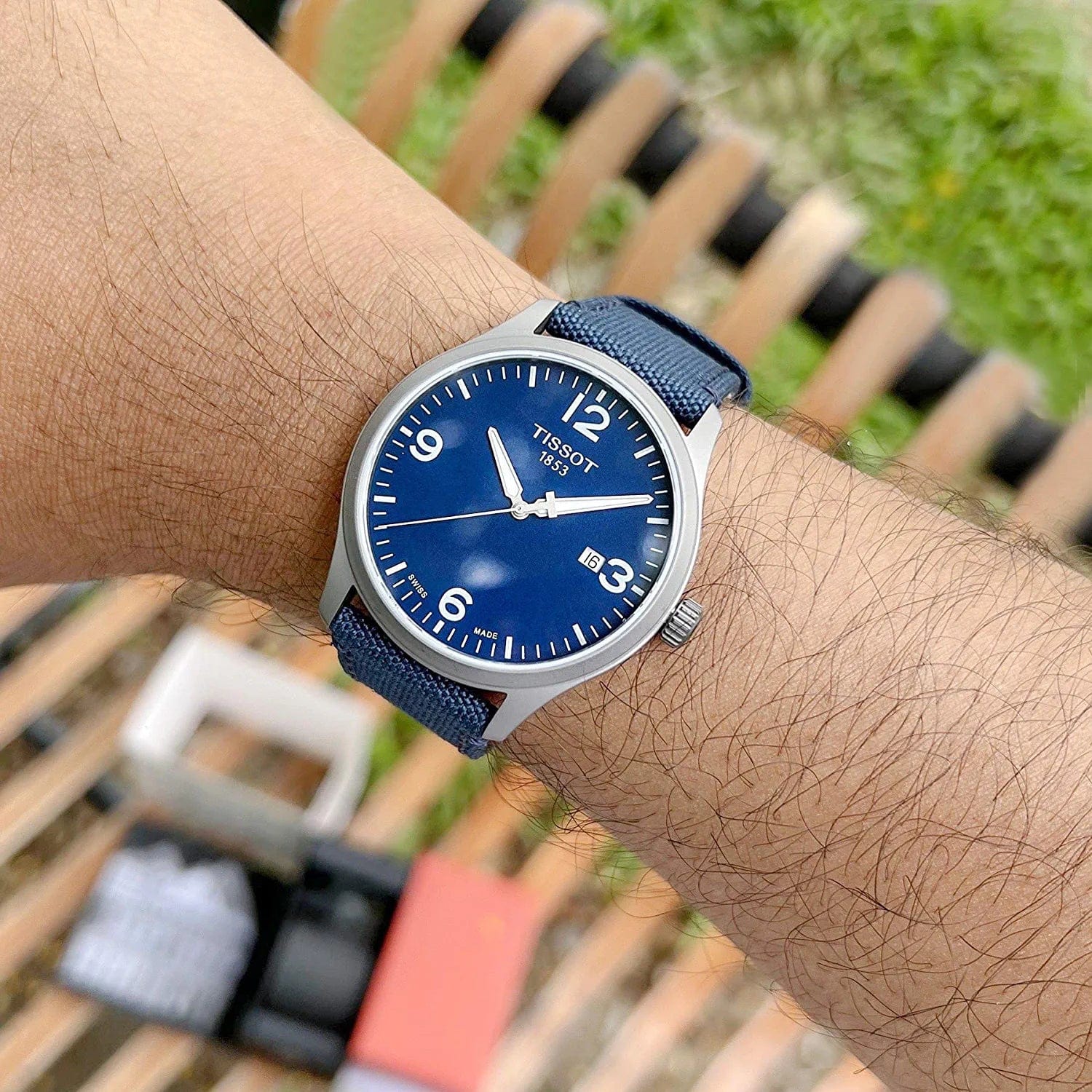 Mens Gent XL Stainless Steel Casual Watch Blue T1164103704700