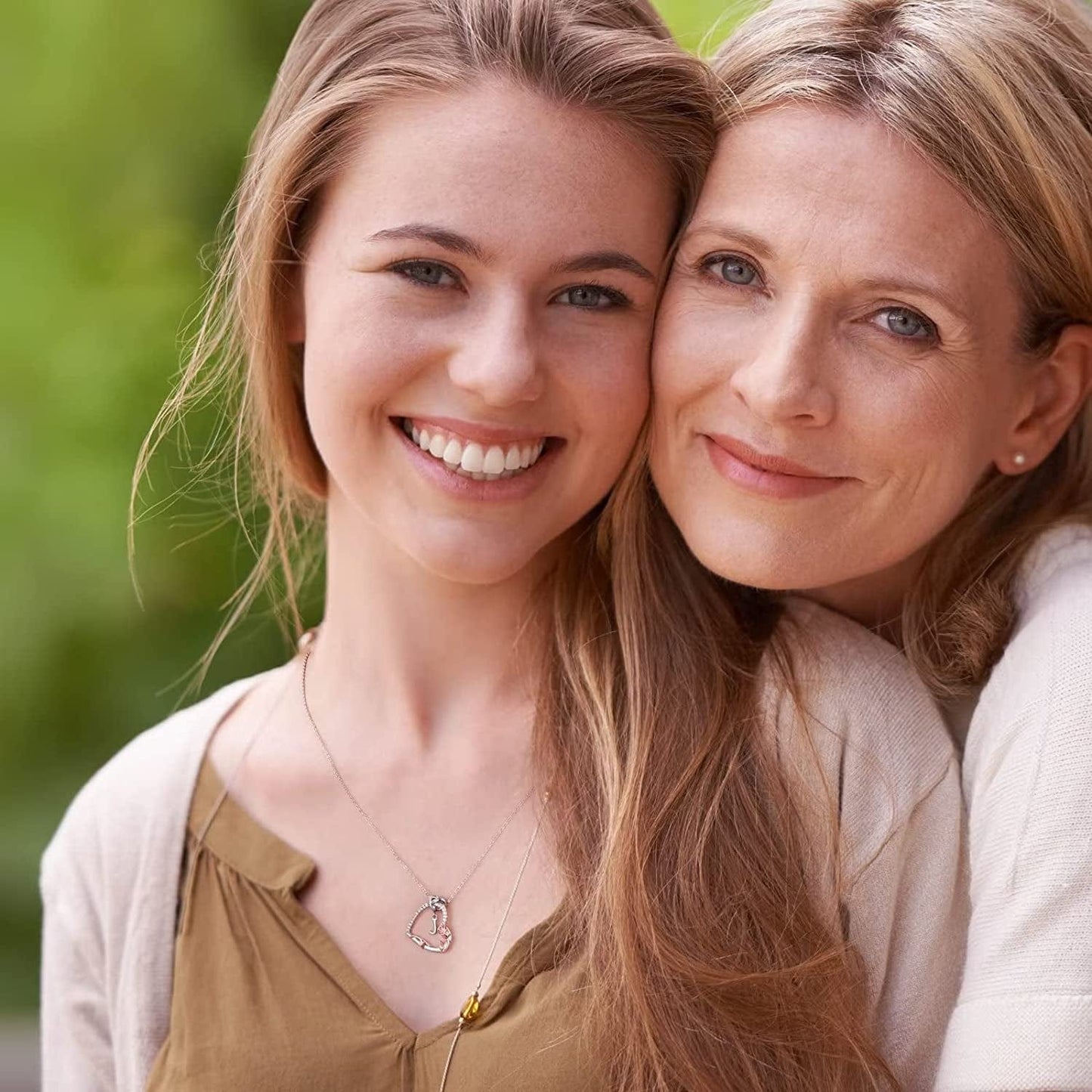 Rose Heart Initial Necklaces Gifts for Women Teen Girls, Love Heart Initial Letter Pendant Necklace Jewelry Mothers Day Valentines Christmas Birthday Gifts for Her Girlfriend Wife Mom Daughter