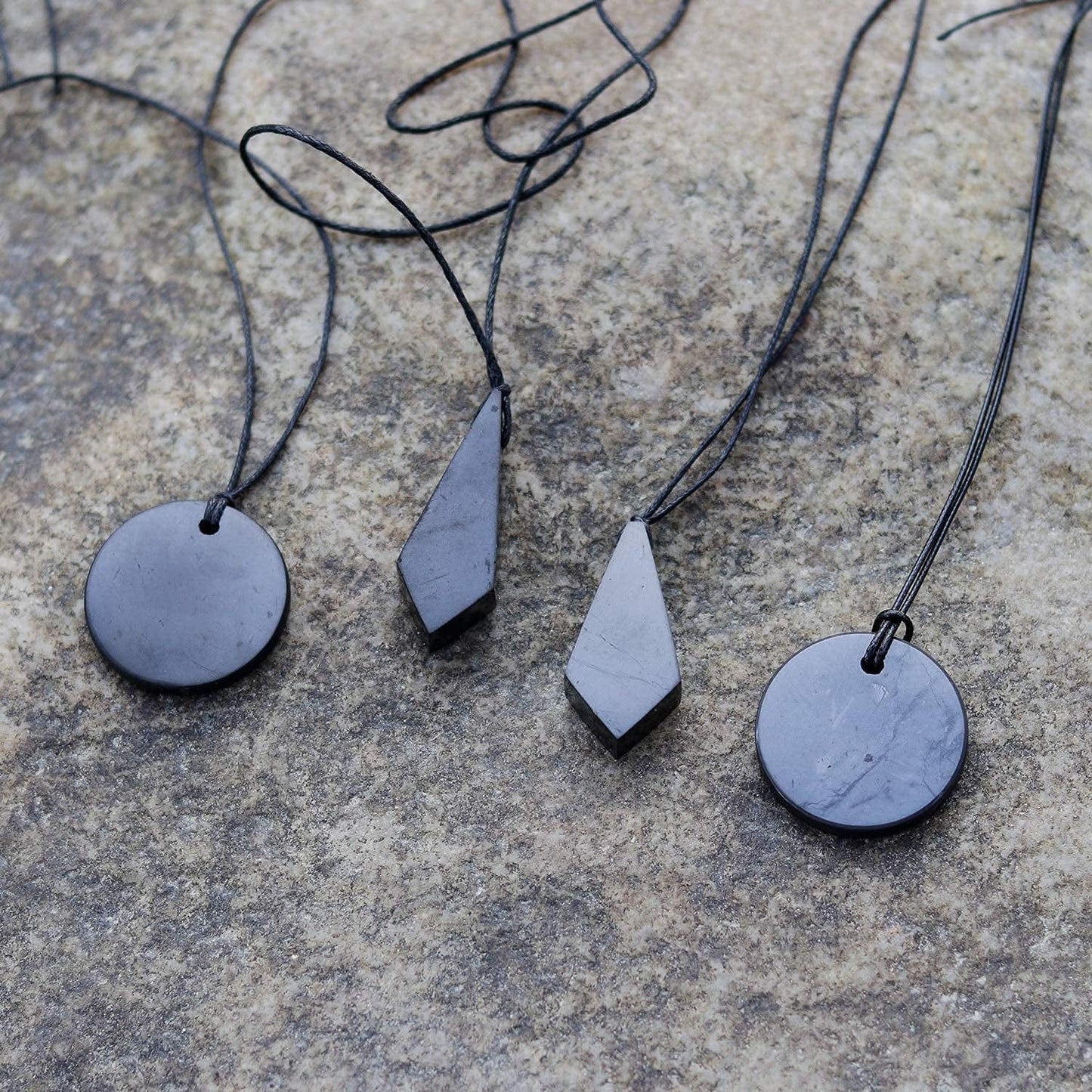 Shungite Crystal Necklace Pendant Set - Spiritual Jewelry Chakra Necklace - Trendy Jewelry Healing Crystals Black Necklace for Negative Energy Protection